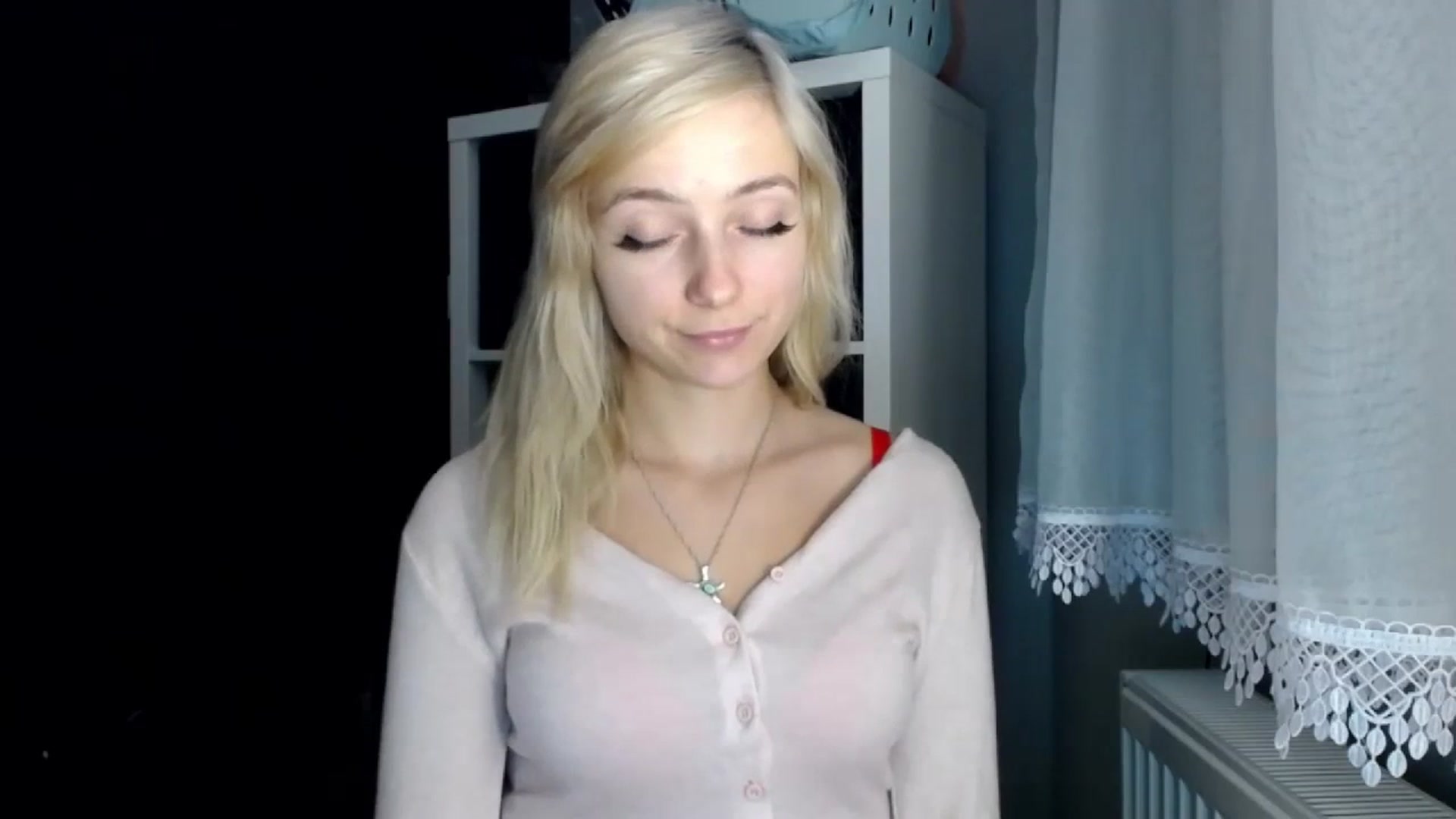 Gallery image thumbnail from LuciaAmazing's myfreecams stream on, 11/22/2023, 16:53 image 15 of 20