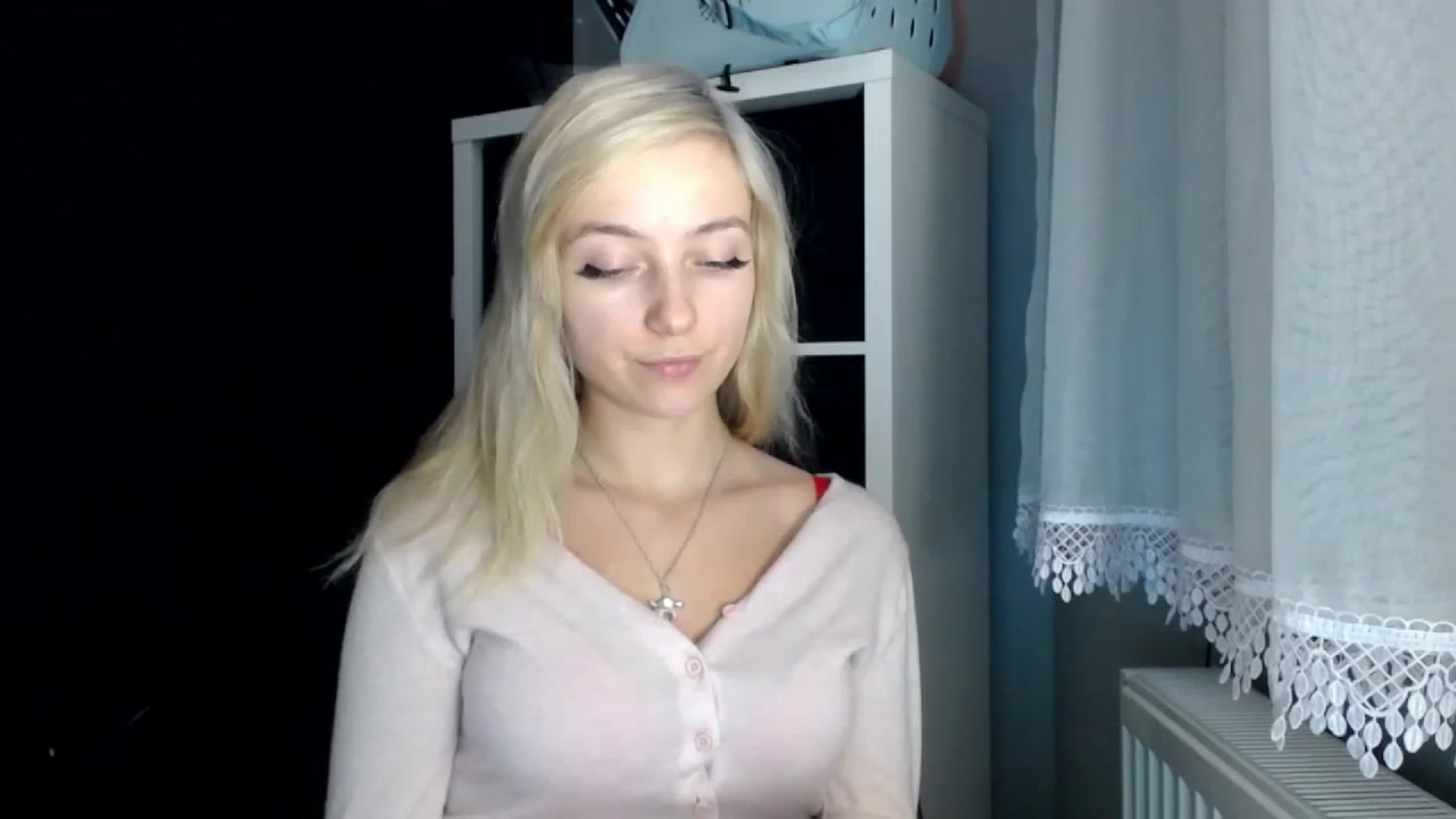 Gallery image thumbnail from LuciaAmazing's myfreecams stream on, 11/22/2023, 16:53 image 3 of 20
