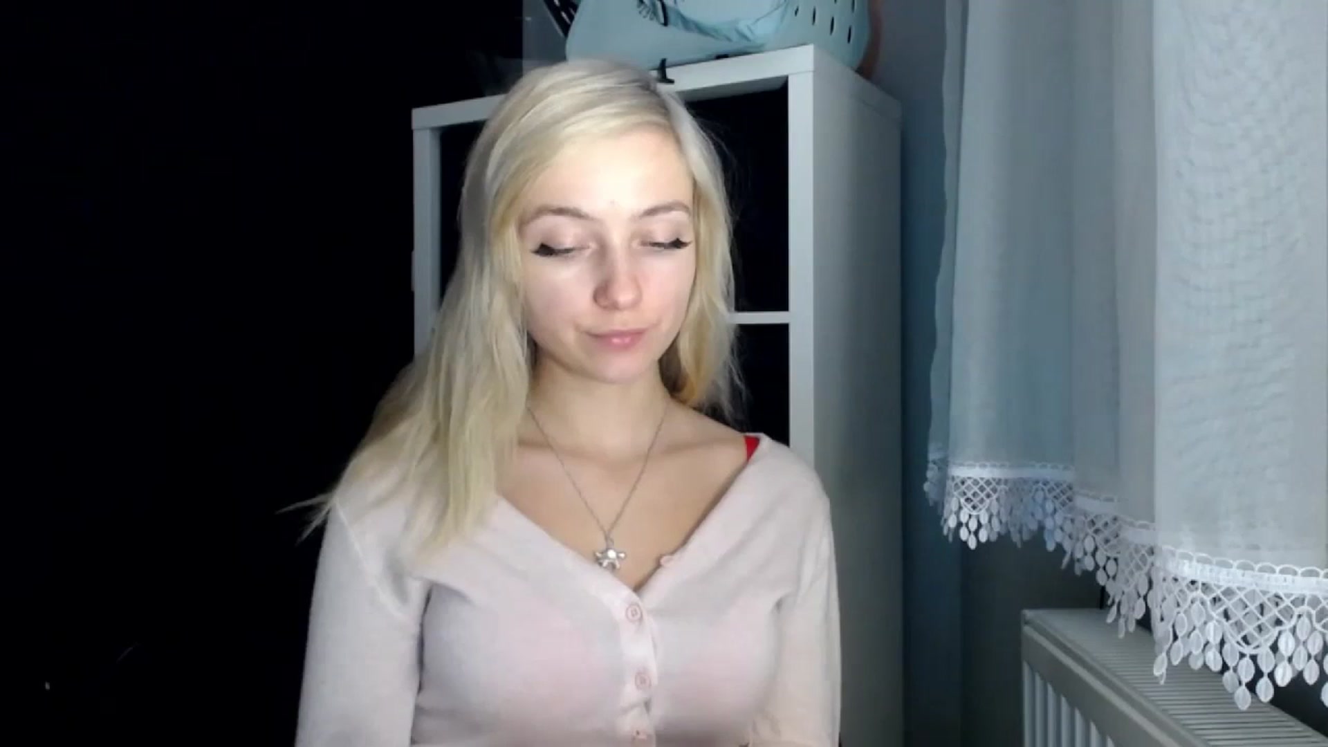 Gallery image thumbnail from LuciaAmazing's myfreecams stream on, 11/22/2023, 16:53 image 4 of 20