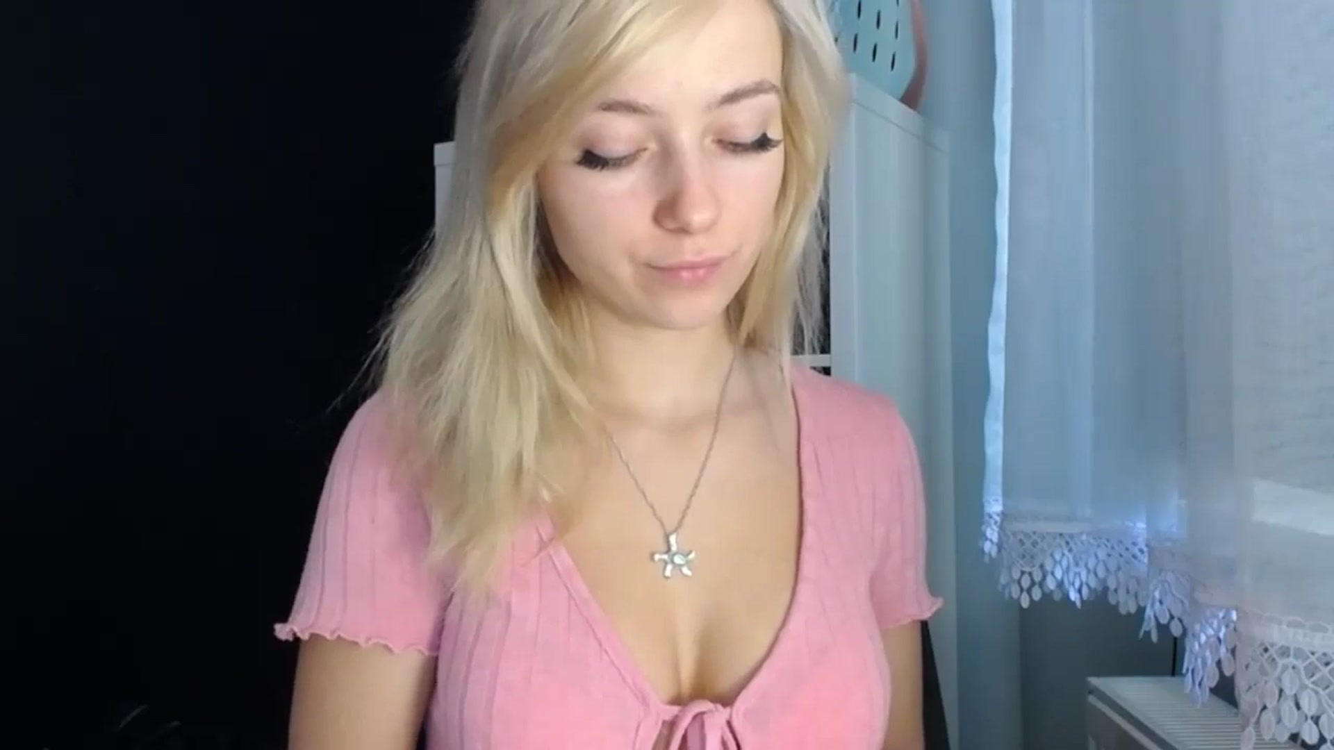 Gallery image thumbnail from LuciaAmazing's myfreecams stream on, 11/23/2023, 07:59 image 2 of 20
