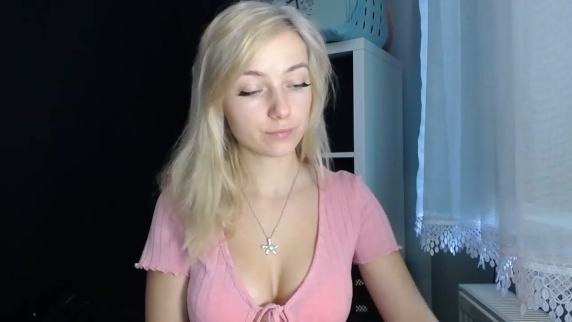 Gallery image thumbnail from LuciaAmazing's myfreecams stream on, 11/23/2023, 09:11 image 7 of 20