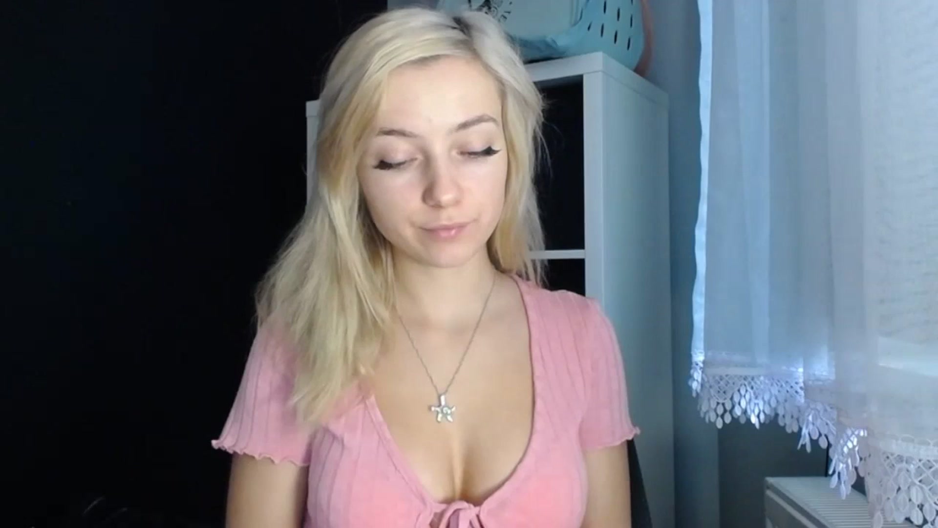 Gallery image thumbnail from LuciaAmazing's myfreecams stream on, 11/23/2023, 09:11 image 1 of 20