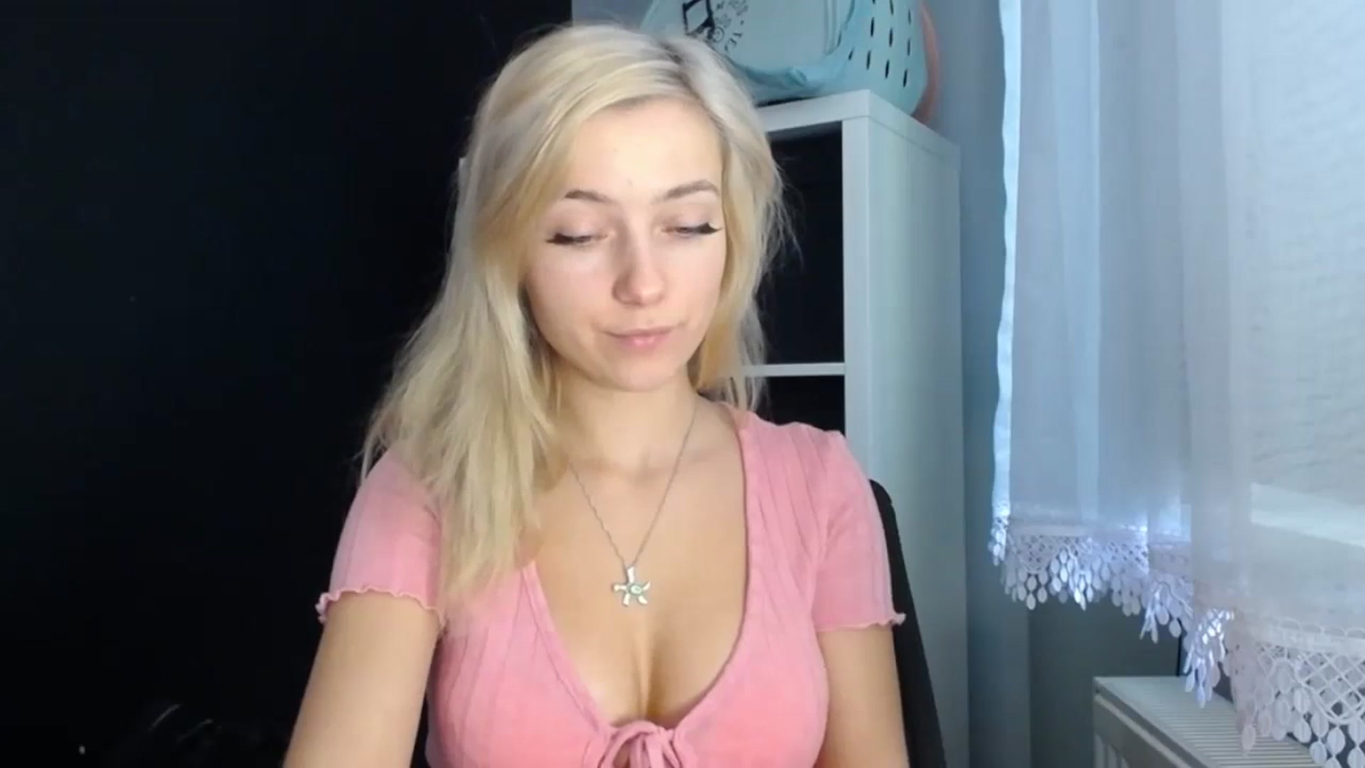Gallery image thumbnail from LuciaAmazing's myfreecams stream on, 11/23/2023, 09:11 image 4 of 20