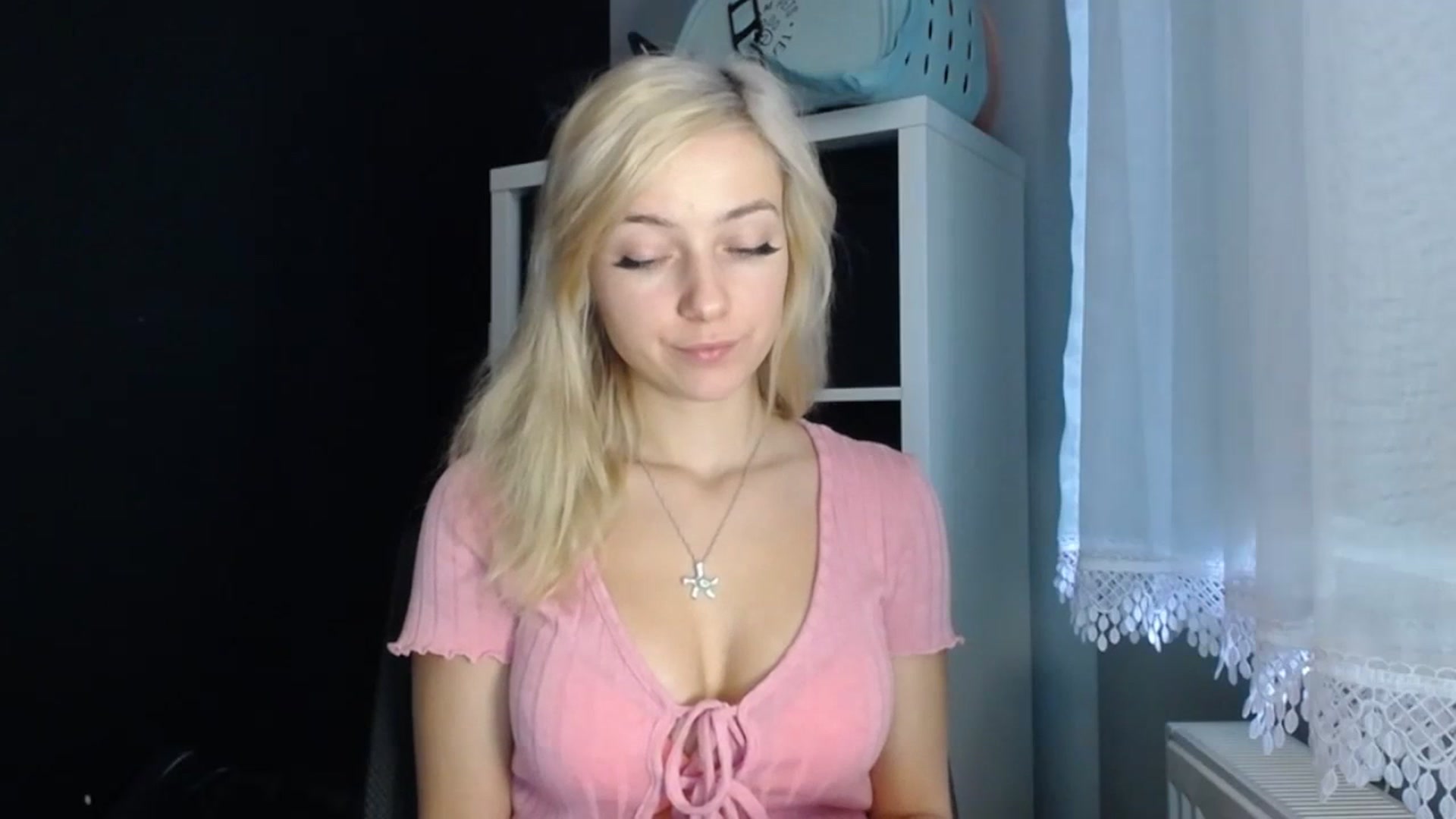 Gallery image thumbnail from LuciaAmazing's myfreecams stream on, 11/23/2023, 09:11 image 13 of 20