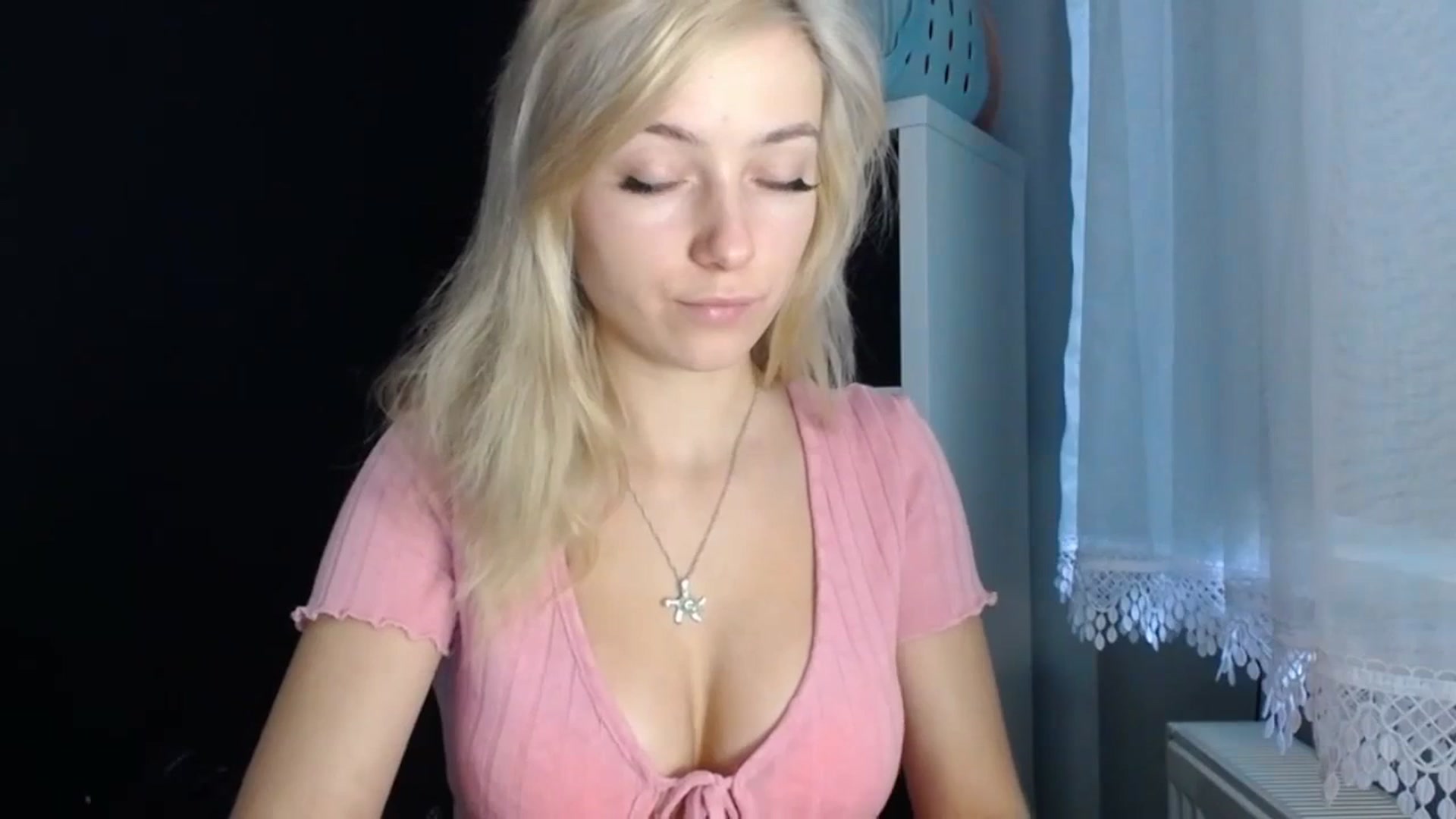 Gallery image thumbnail from LuciaAmazing's myfreecams stream on, 11/23/2023, 09:11 image 6 of 20