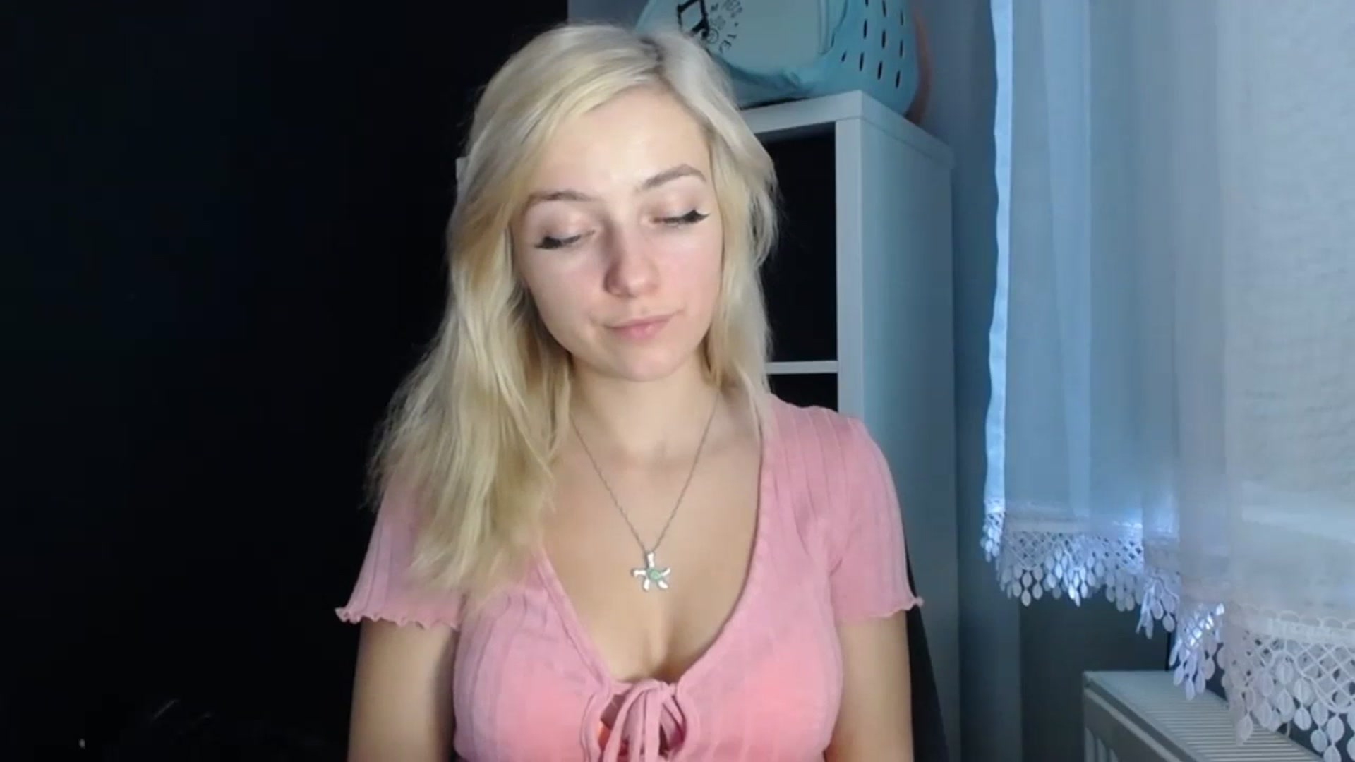 Gallery image thumbnail from LuciaAmazing's myfreecams stream on, 11/23/2023, 10:27 image 13 of 20