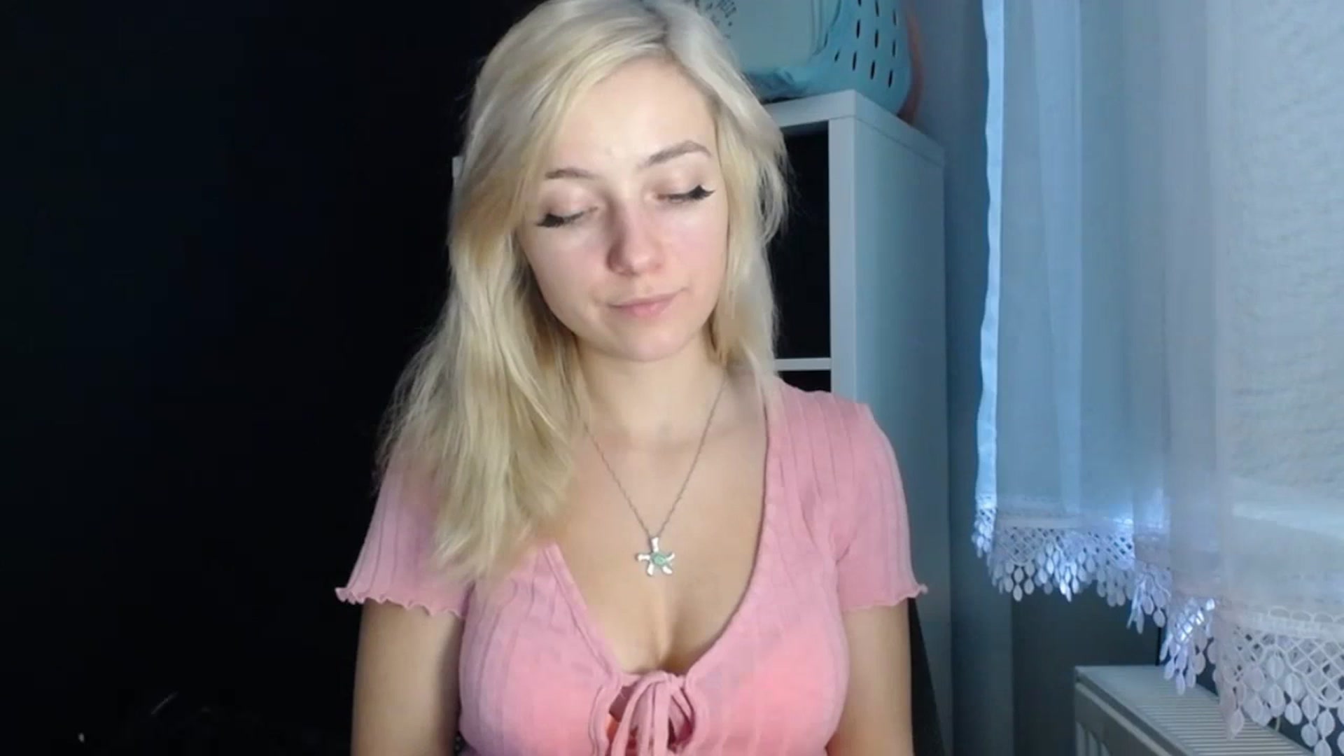 Gallery image thumbnail from LuciaAmazing's myfreecams stream on, 11/23/2023, 10:27 image 12 of 20