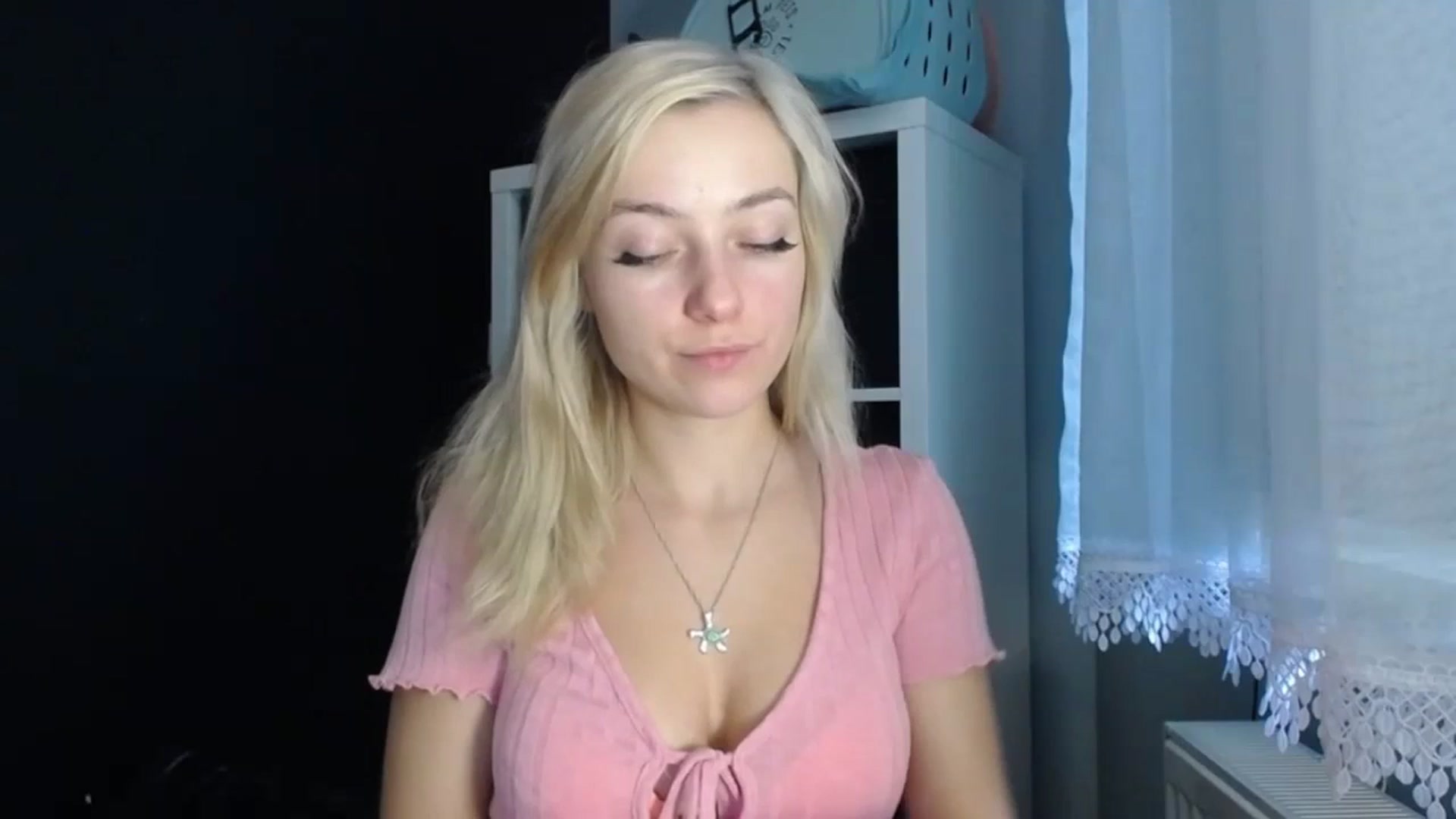 Gallery image thumbnail from LuciaAmazing's myfreecams stream on, 11/23/2023, 10:27 image 3 of 20