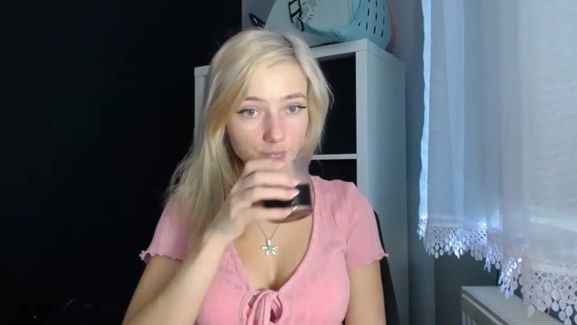 Gallery image thumbnail from LuciaAmazing's myfreecams stream on, 11/23/2023, 10:27 image 9 of 20