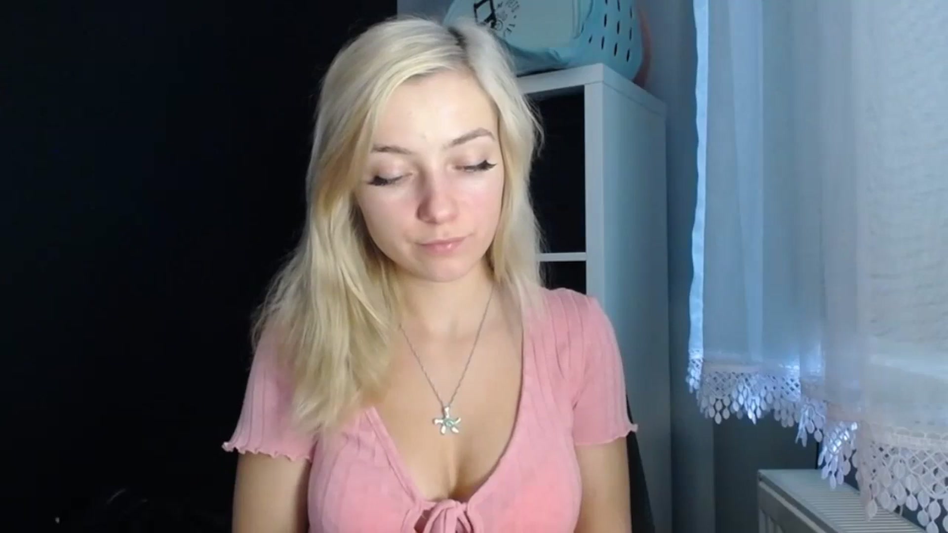 Gallery image thumbnail from LuciaAmazing's myfreecams stream on, 11/23/2023, 10:27 image 7 of 20