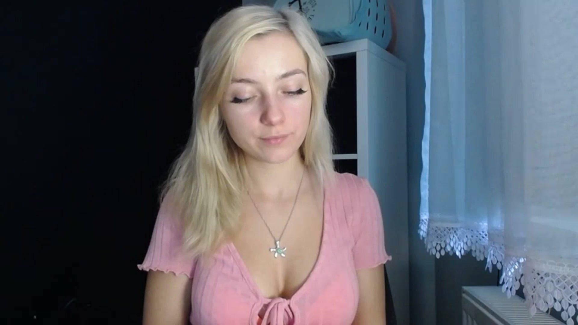 Gallery image thumbnail from LuciaAmazing's myfreecams stream on, 11/23/2023, 10:27 image 1 of 20