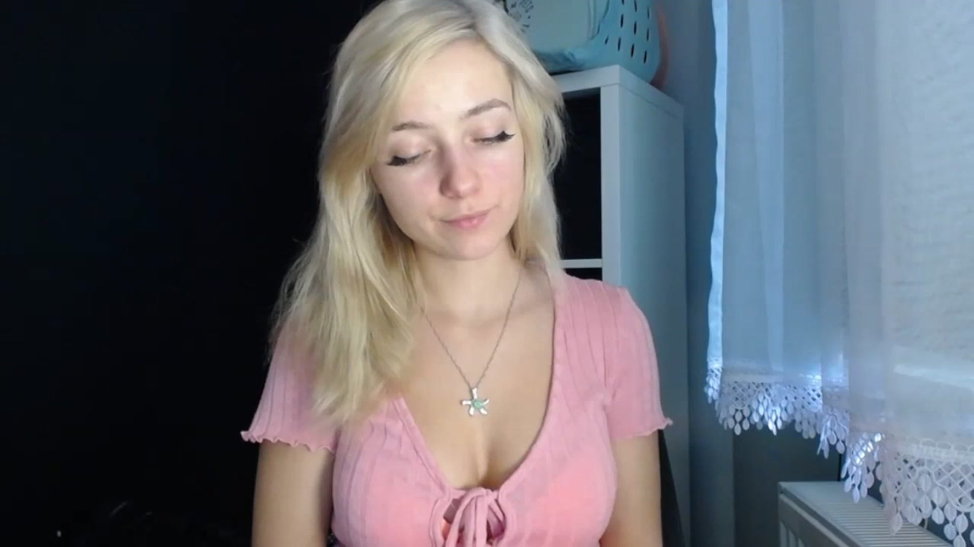 Gallery image thumbnail from LuciaAmazing's myfreecams stream on, 11/23/2023, 10:27 image 11 of 20