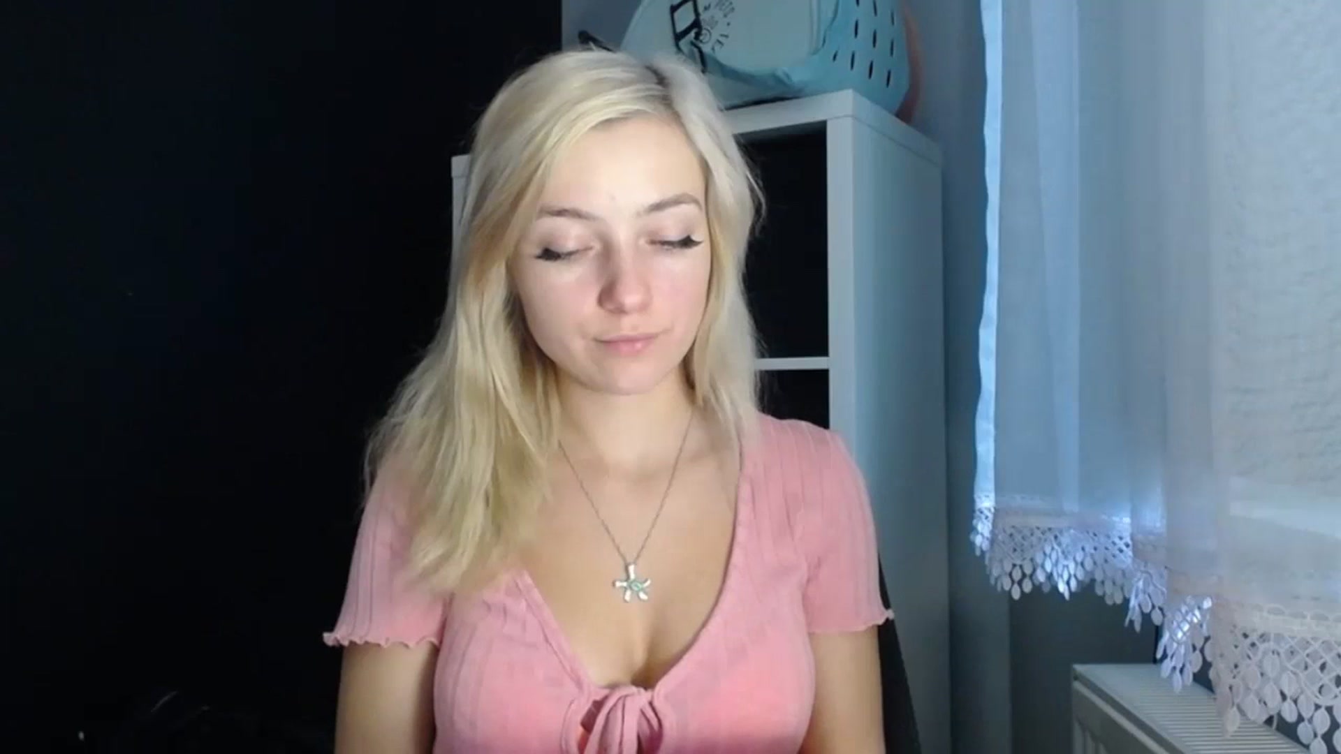 Gallery image thumbnail from LuciaAmazing's myfreecams stream on, 11/23/2023, 10:27 image 8 of 20