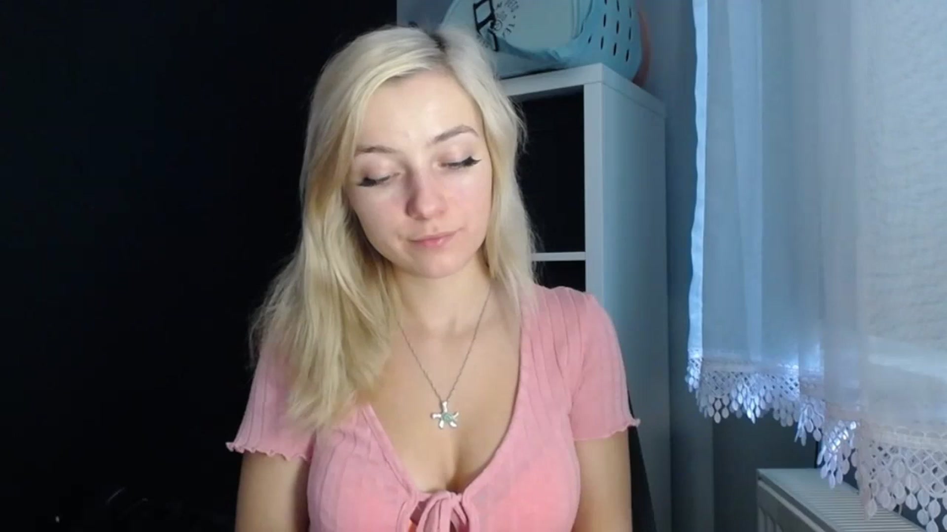 Gallery image thumbnail from LuciaAmazing's myfreecams stream on, 11/23/2023, 10:27 image 5 of 20