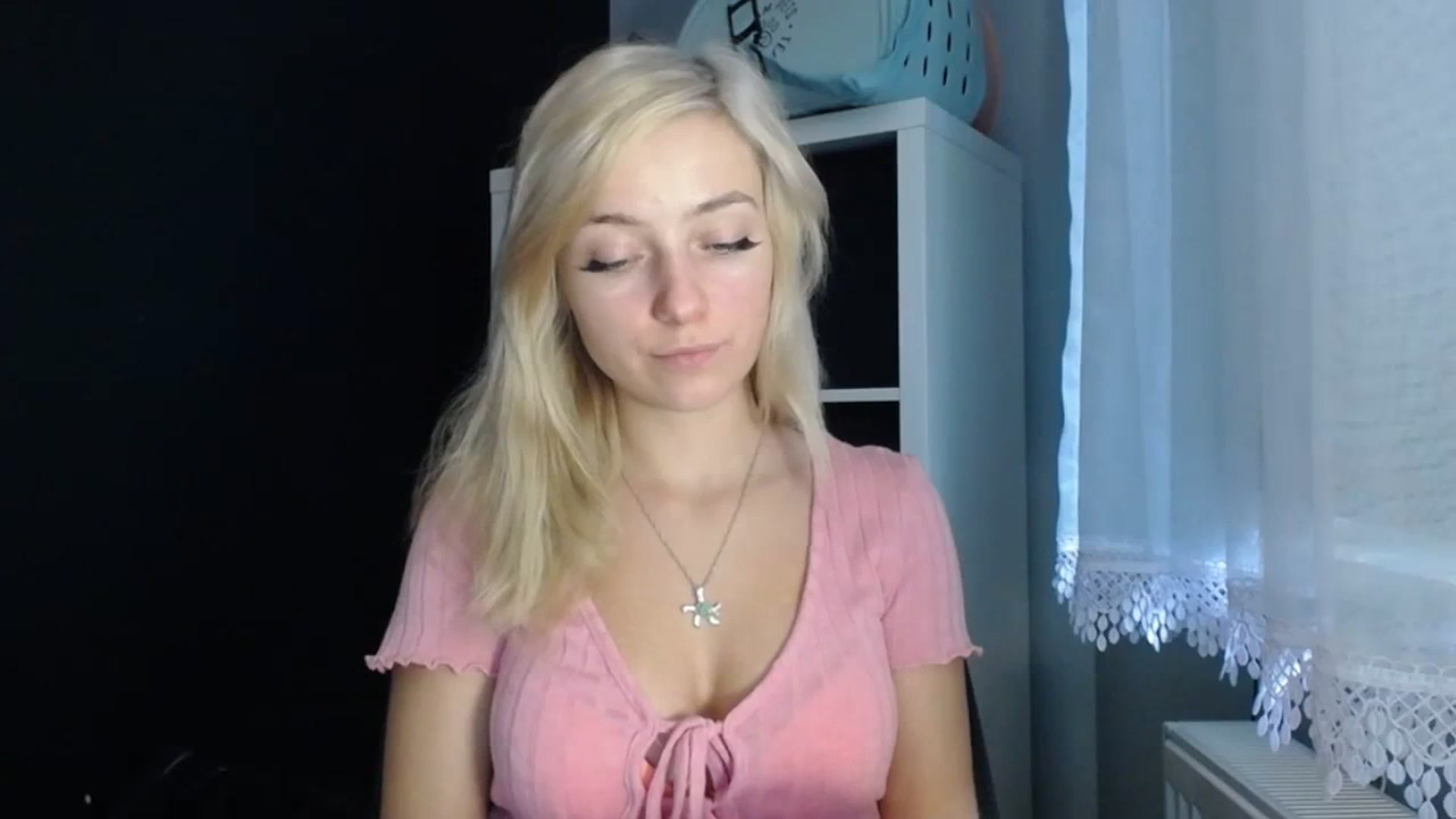 Gallery image thumbnail from LuciaAmazing's myfreecams stream on, 11/23/2023, 10:27 image 20 of 20