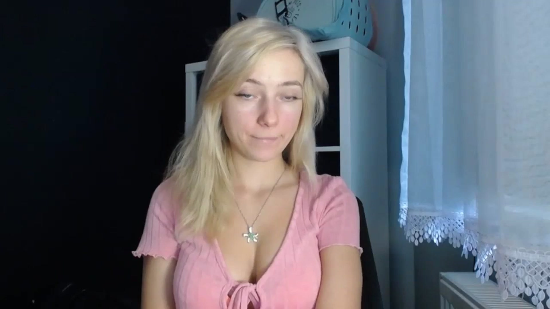 Gallery image thumbnail from LuciaAmazing's myfreecams stream on, 11/23/2023, 10:27 image 17 of 20