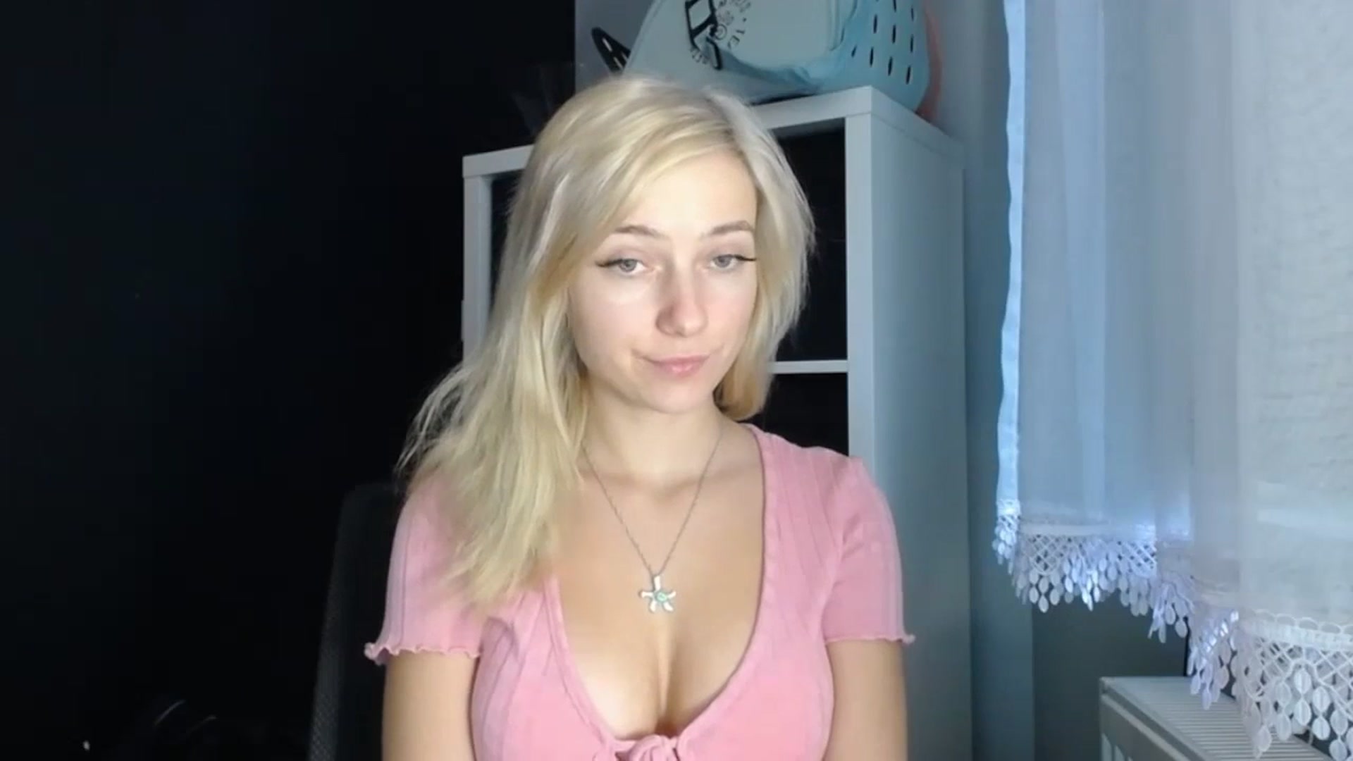 Gallery image thumbnail from LuciaAmazing's myfreecams stream on, 11/23/2023, 11:55 image 16 of 20