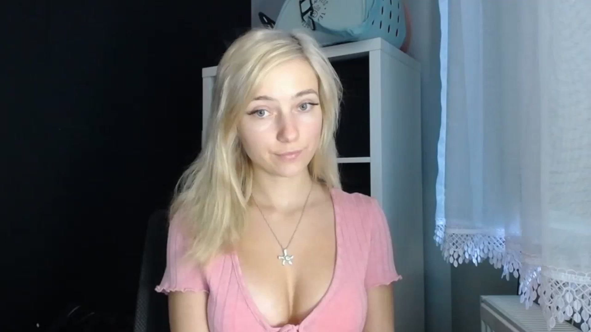 Gallery image thumbnail from LuciaAmazing's myfreecams stream on, 11/23/2023, 11:55 image 15 of 20