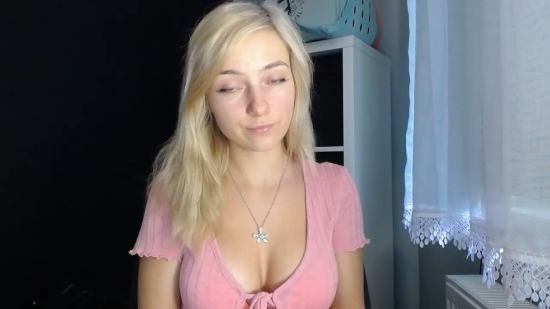 Gallery image thumbnail from LuciaAmazing's myfreecams stream on, 11/23/2023, 11:55 image 2 of 20