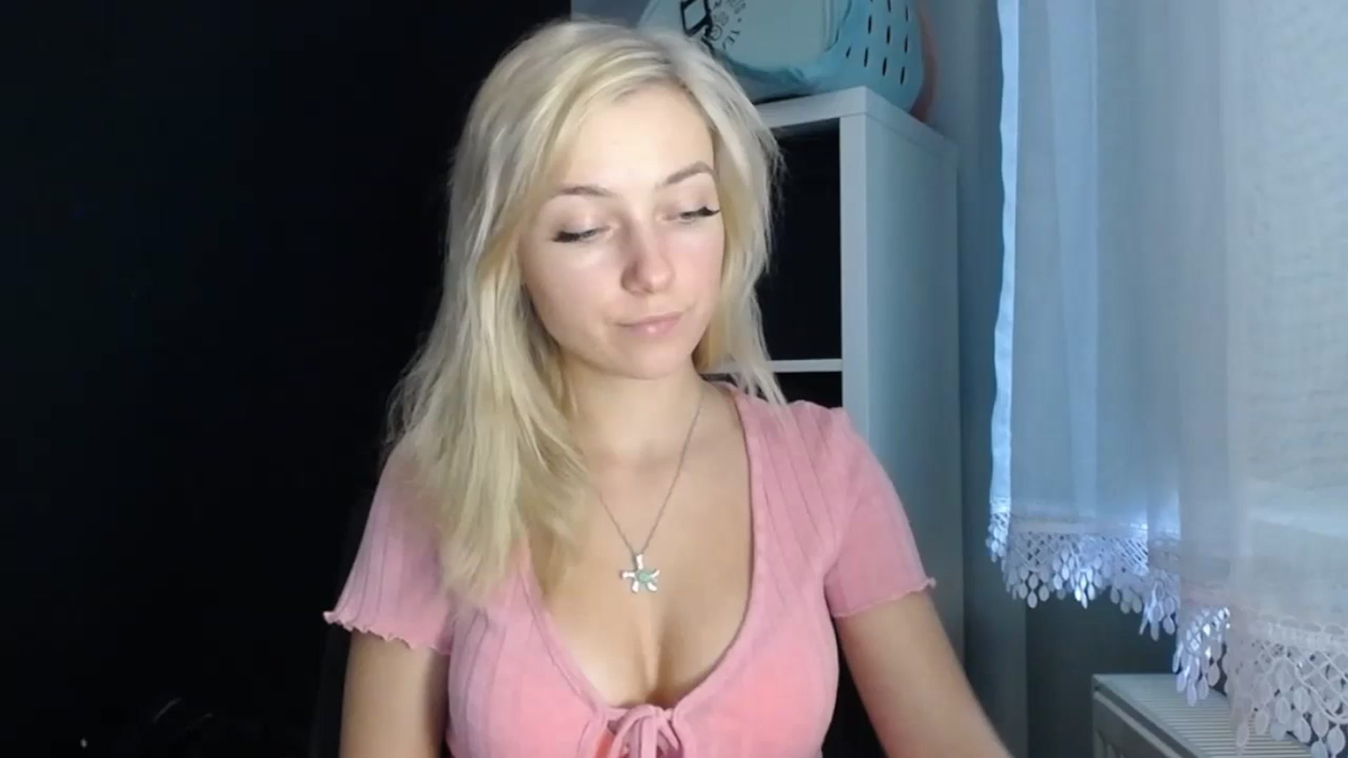 Gallery image thumbnail from LuciaAmazing's myfreecams stream on, 11/23/2023, 11:55 image 6 of 20