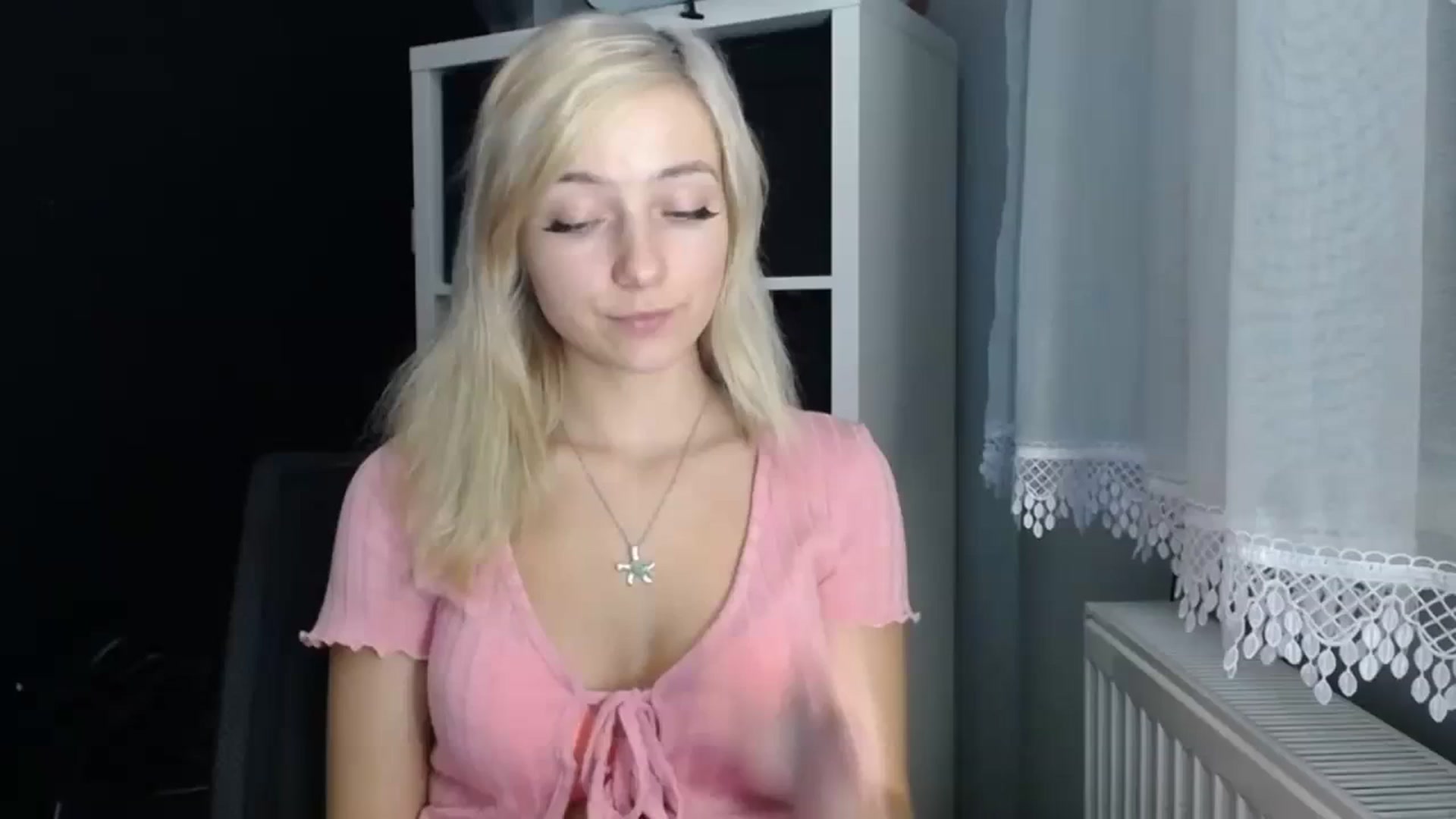 Gallery image thumbnail from LuciaAmazing's myfreecams stream on, 11/23/2023, 14:46 image 19 of 20