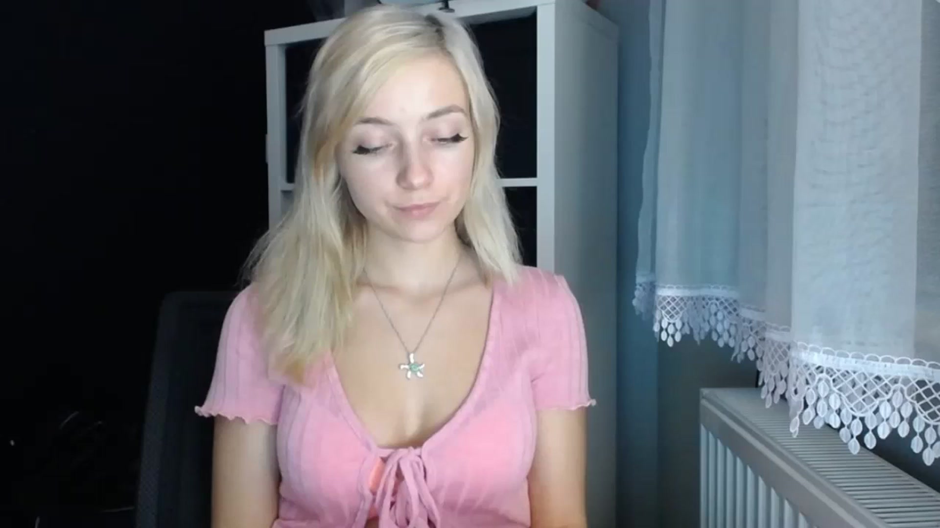 Gallery image thumbnail from LuciaAmazing's myfreecams stream on, 11/23/2023, 14:46 image 18 of 20
