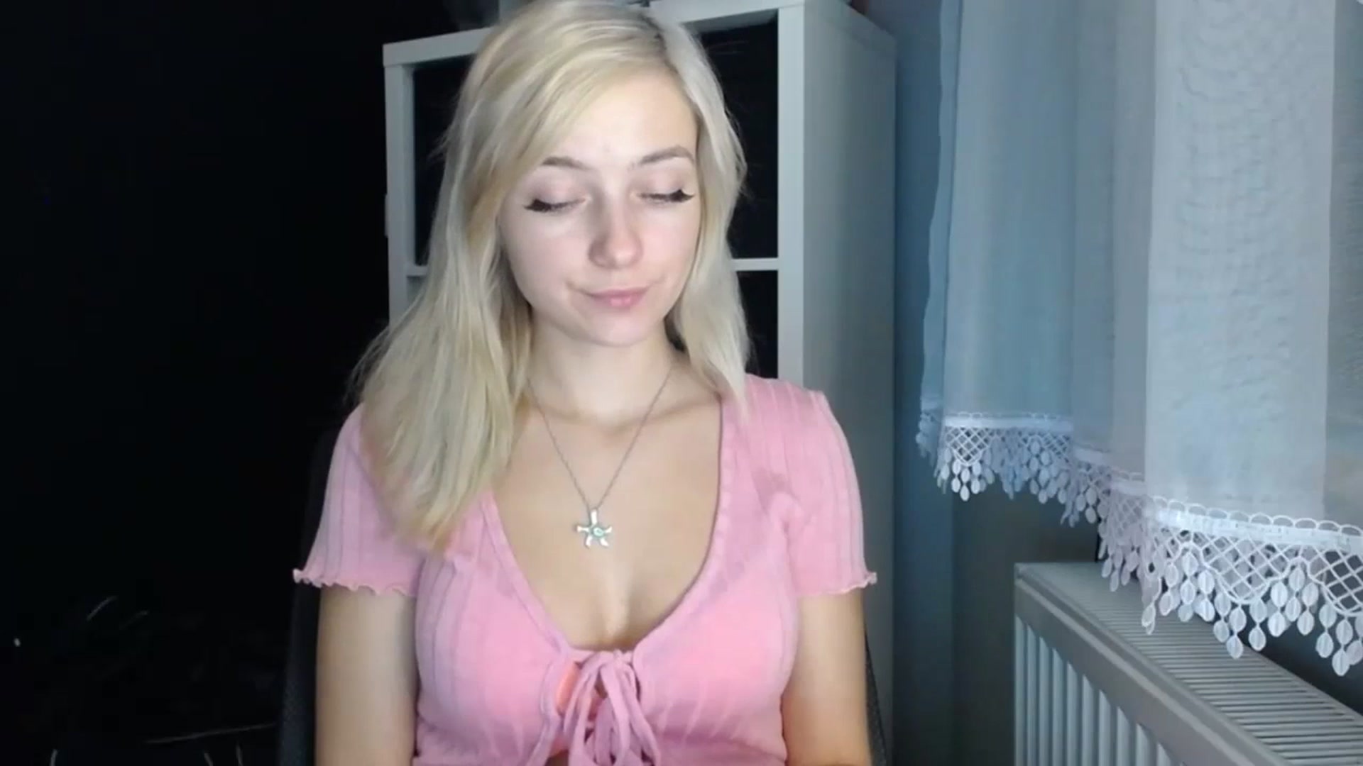 Gallery image thumbnail from LuciaAmazing's myfreecams stream on, 11/23/2023, 14:46 image 9 of 20