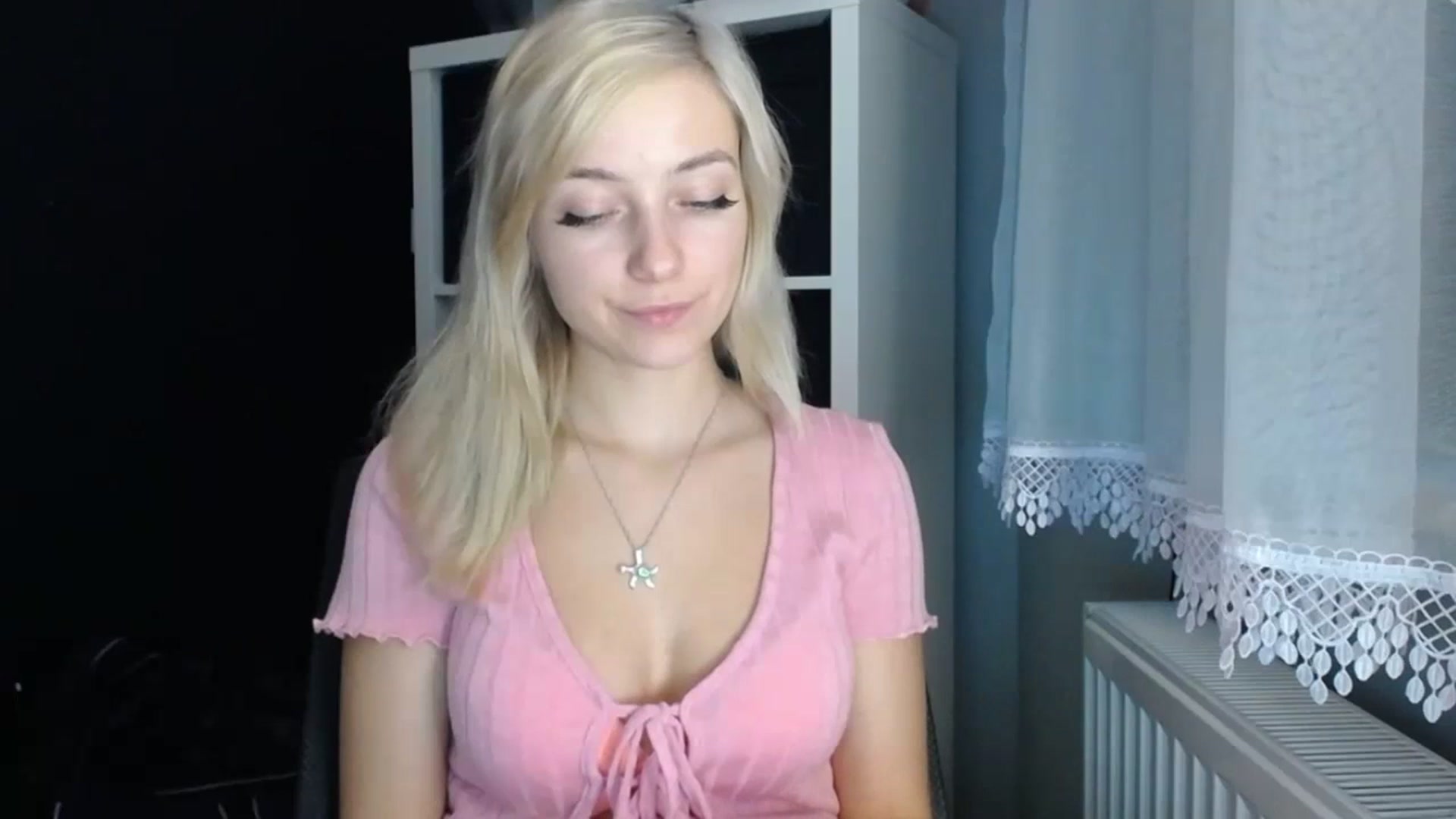 Gallery image thumbnail from LuciaAmazing's myfreecams stream on, 11/23/2023, 14:46 image 10 of 20