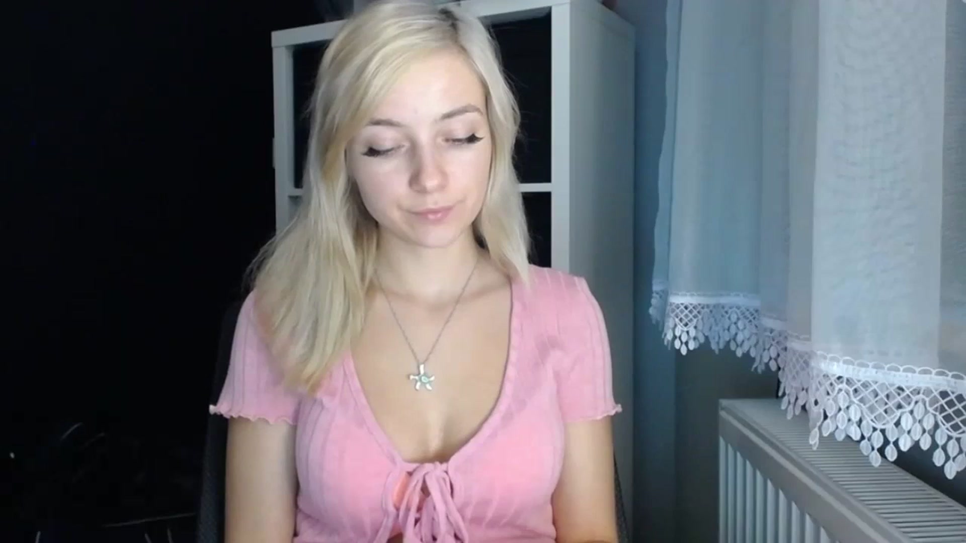 Gallery image thumbnail from LuciaAmazing's myfreecams stream on, 11/23/2023, 14:46 image 8 of 20
