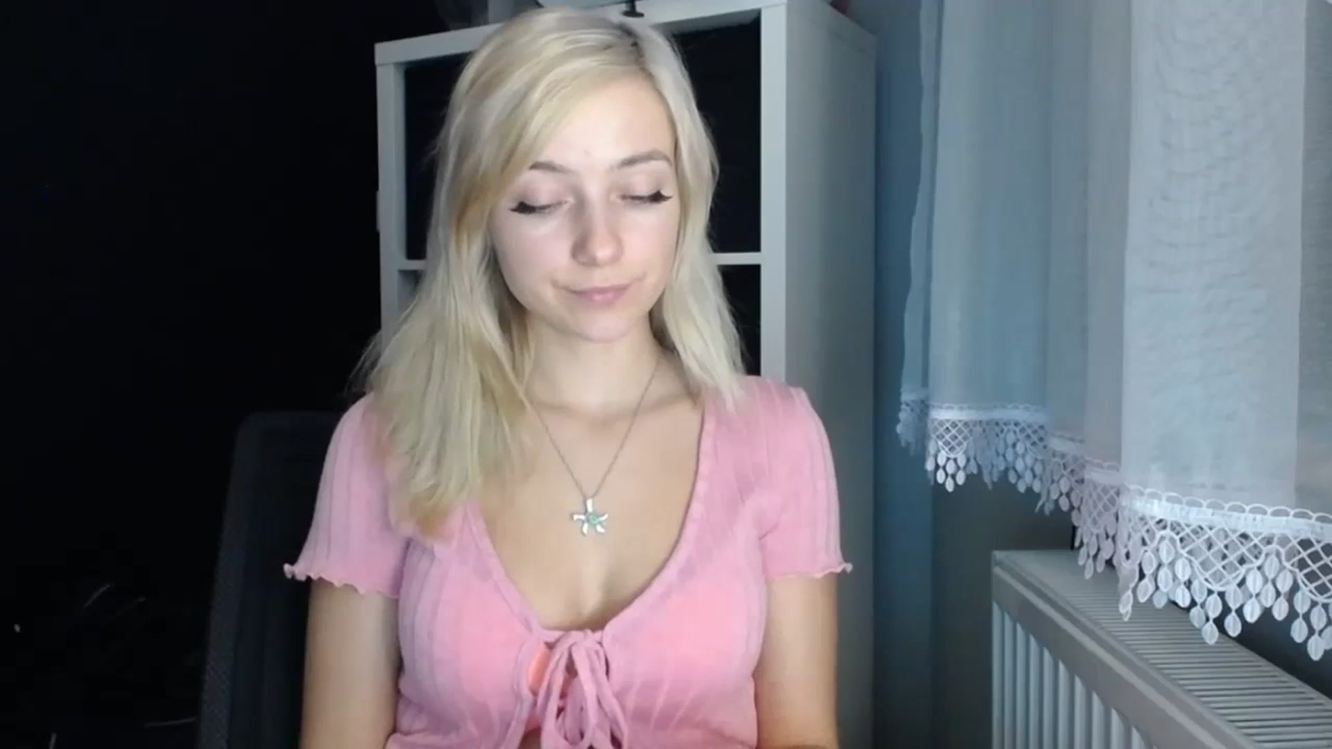 Gallery image thumbnail from LuciaAmazing's myfreecams stream on, 11/23/2023, 14:46 image 17 of 20