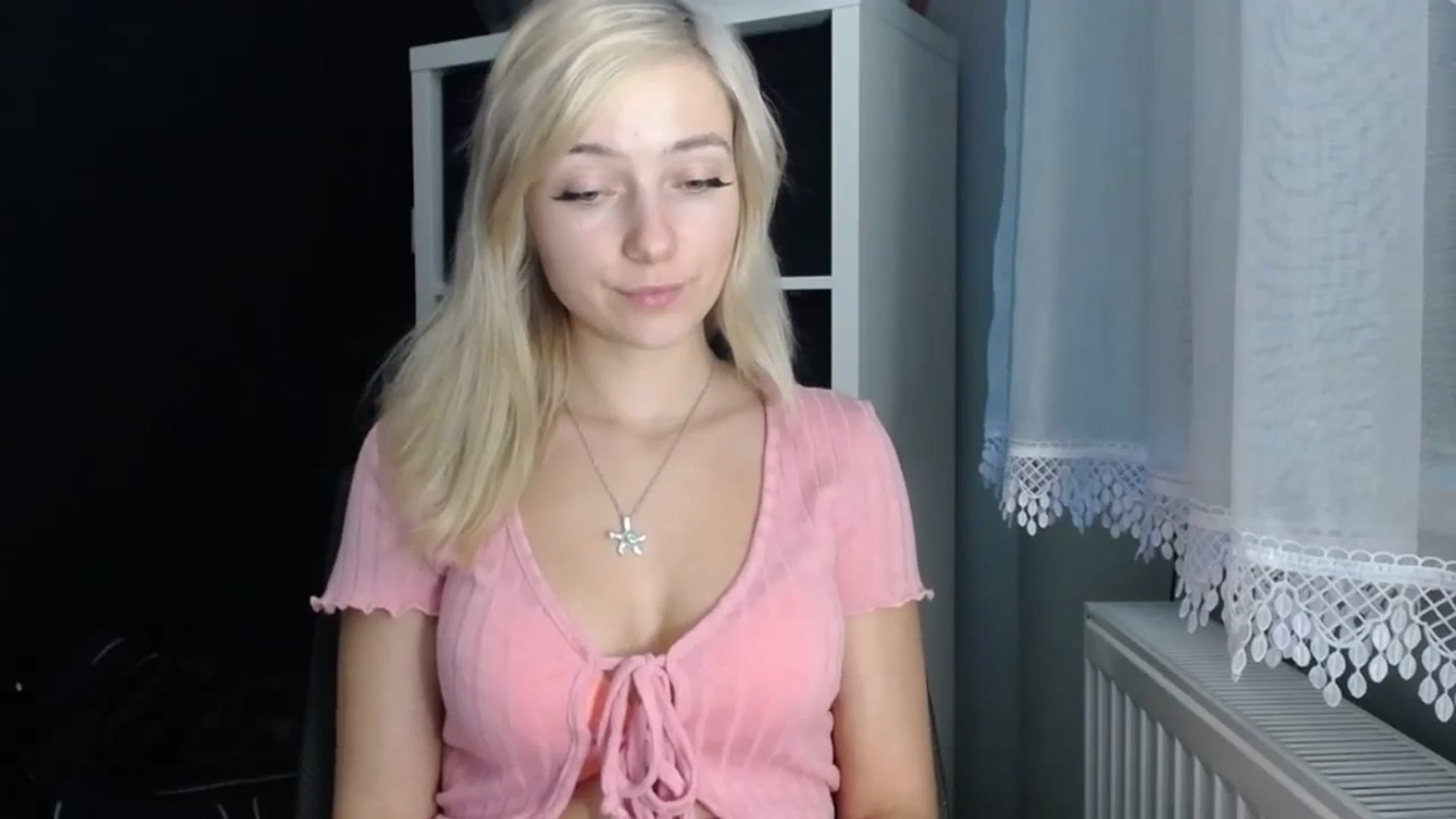 Gallery image thumbnail from LuciaAmazing's myfreecams stream on, 11/23/2023, 14:46 image 3 of 20