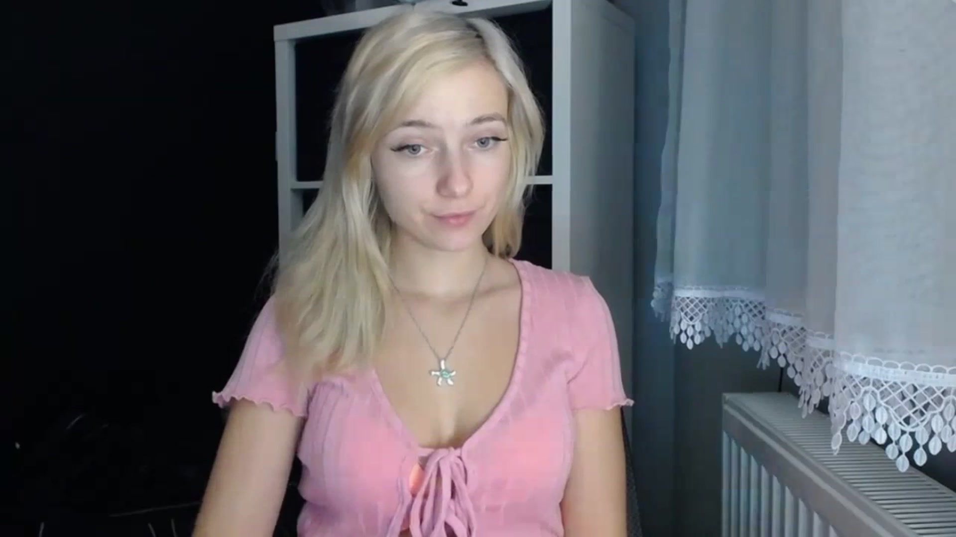 Gallery image thumbnail from LuciaAmazing's myfreecams stream on, 11/23/2023, 16:25 image 4 of 20