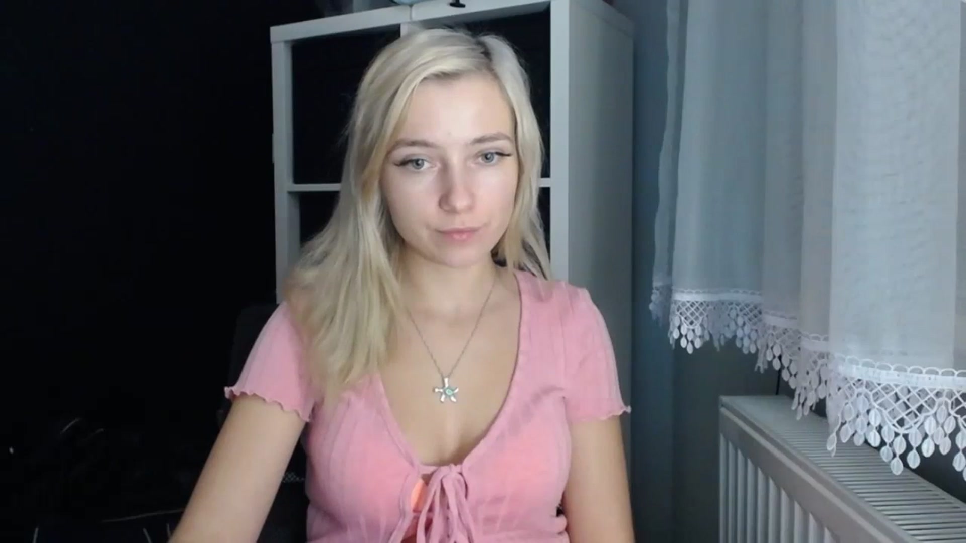 Gallery image thumbnail from LuciaAmazing's myfreecams stream on, 11/23/2023, 16:25 image 18 of 20