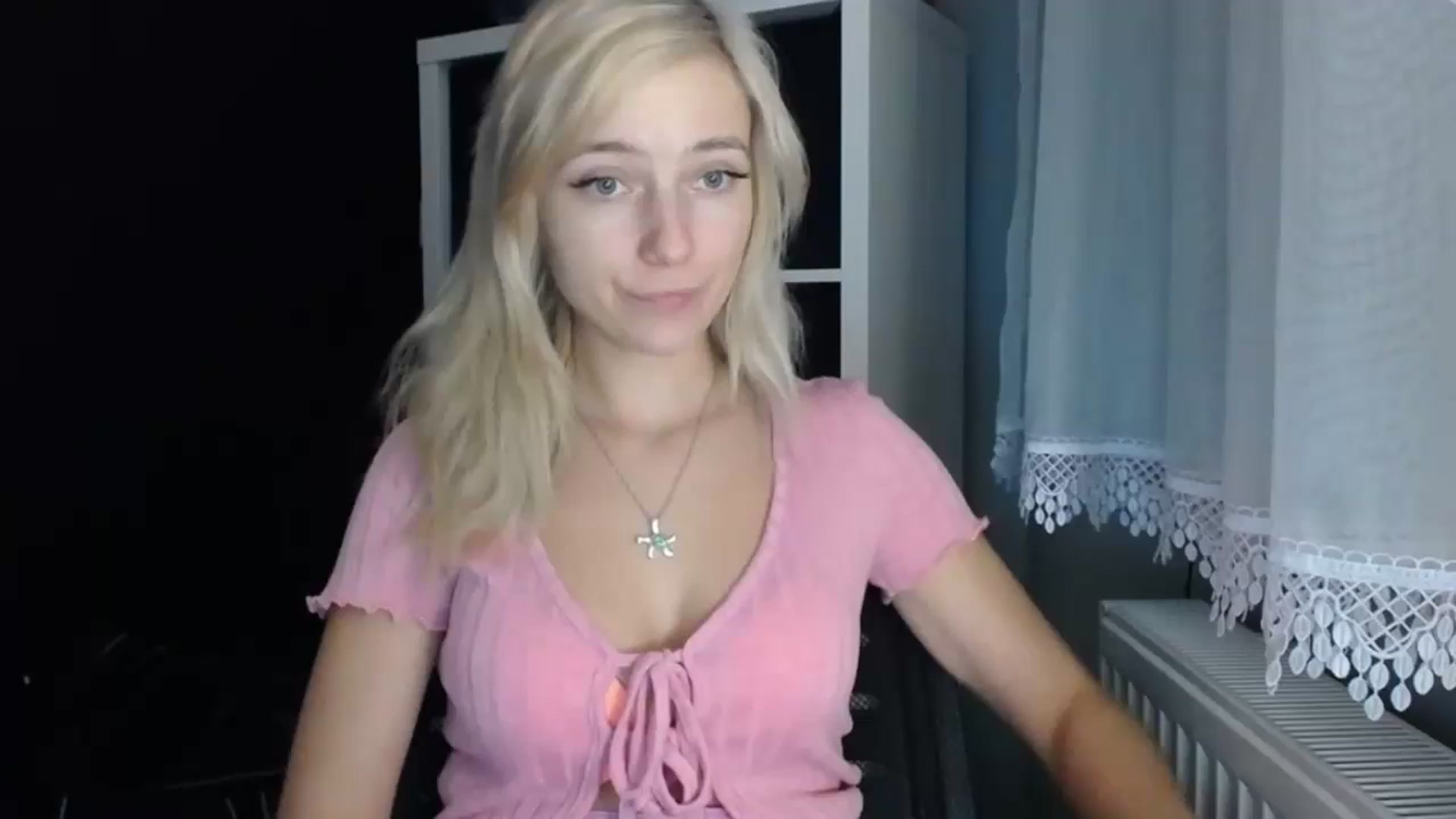 Gallery image thumbnail from LuciaAmazing's myfreecams stream on, 11/23/2023, 16:25 image 3 of 20