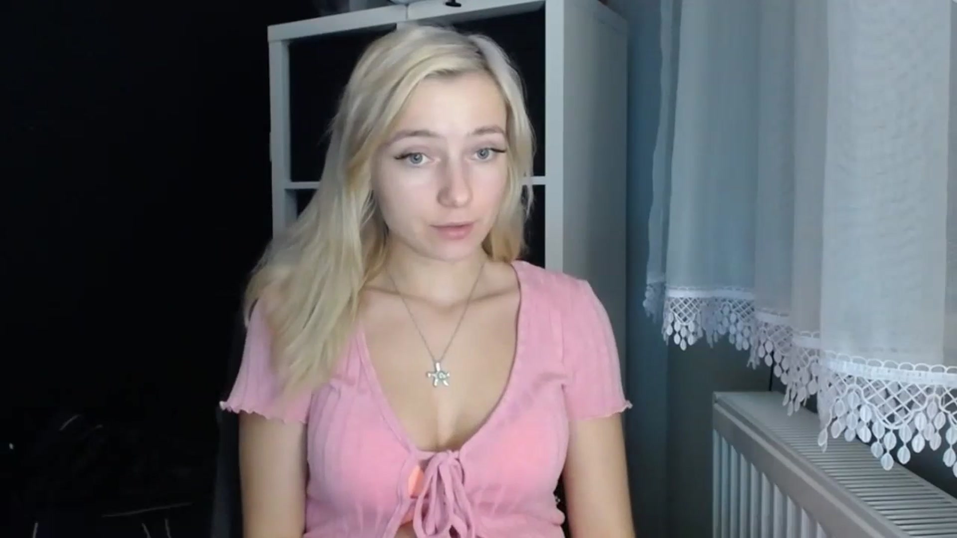 Gallery image thumbnail from LuciaAmazing's myfreecams stream on, 11/23/2023, 16:25 image 12 of 20