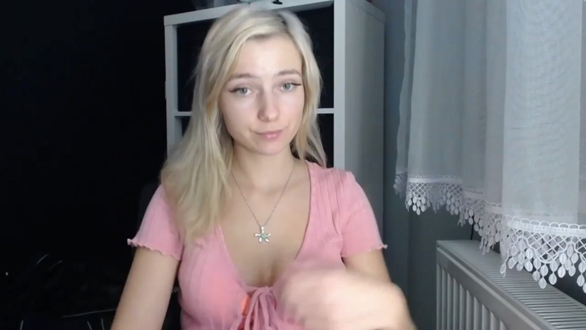 Gallery image thumbnail from LuciaAmazing's myfreecams stream on, 11/23/2023, 16:25 image 13 of 20