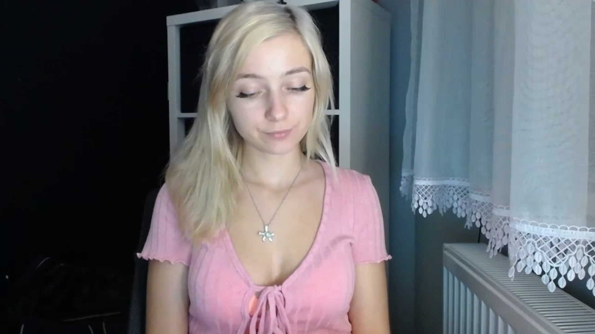 Gallery image thumbnail from LuciaAmazing's myfreecams stream on, 11/23/2023, 16:25 image 8 of 20