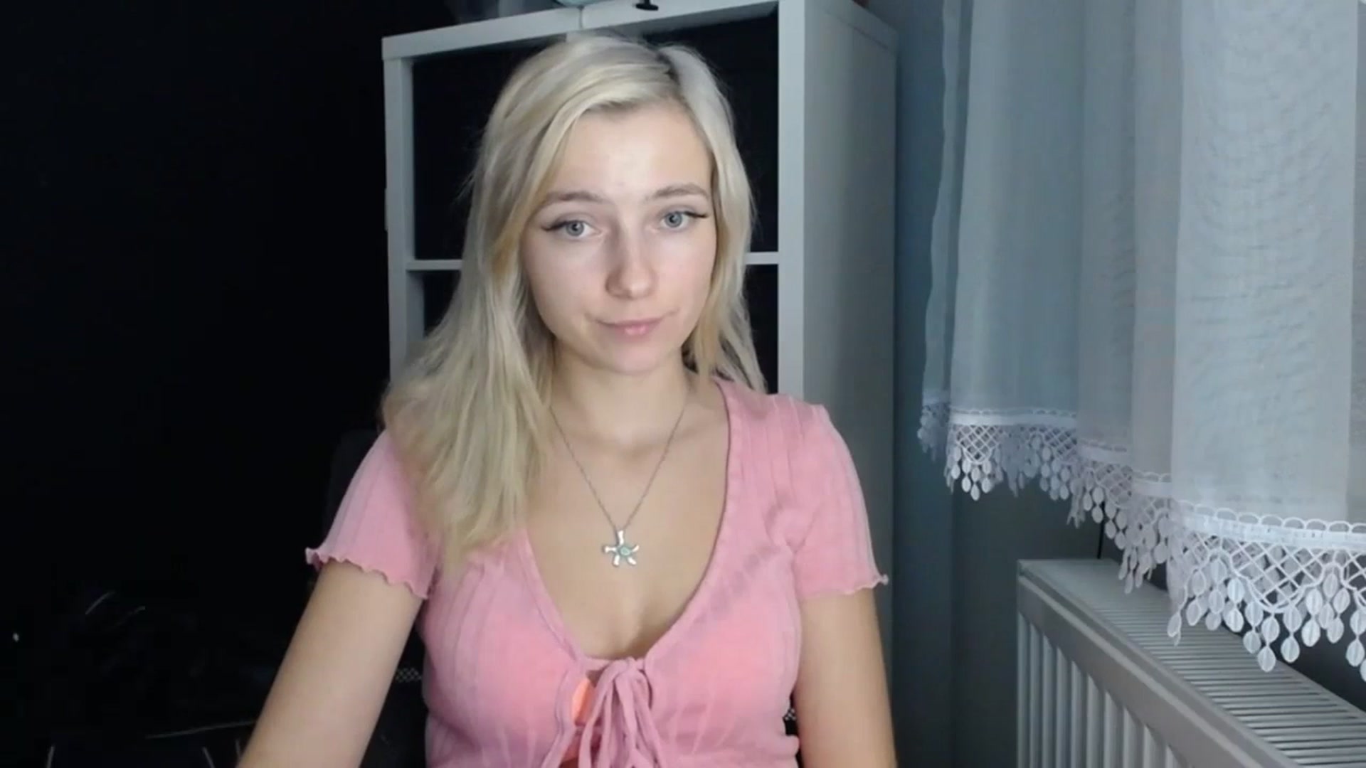 Gallery image thumbnail from LuciaAmazing's myfreecams stream on, 11/23/2023, 16:25 image 15 of 20
