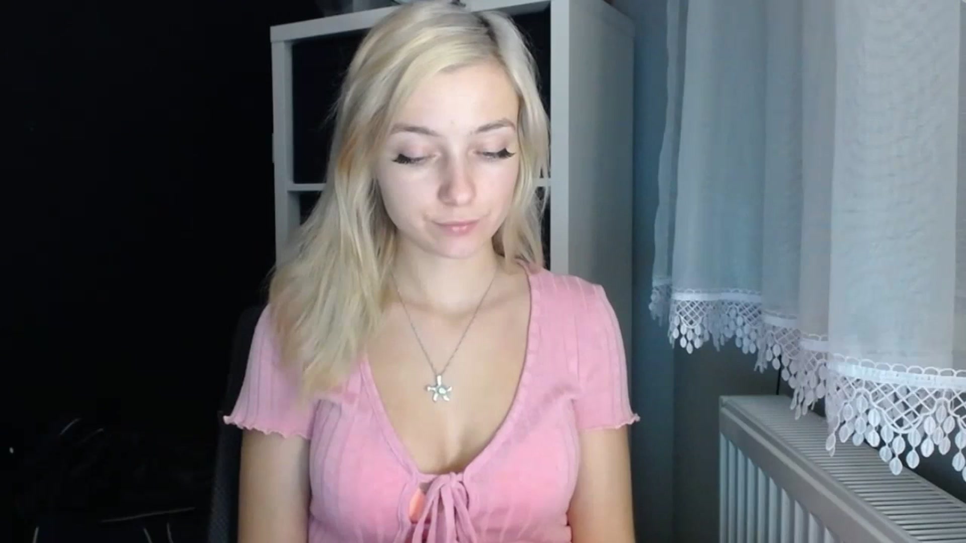 Gallery image thumbnail from LuciaAmazing's myfreecams stream on, 11/23/2023, 16:25 image 9 of 20