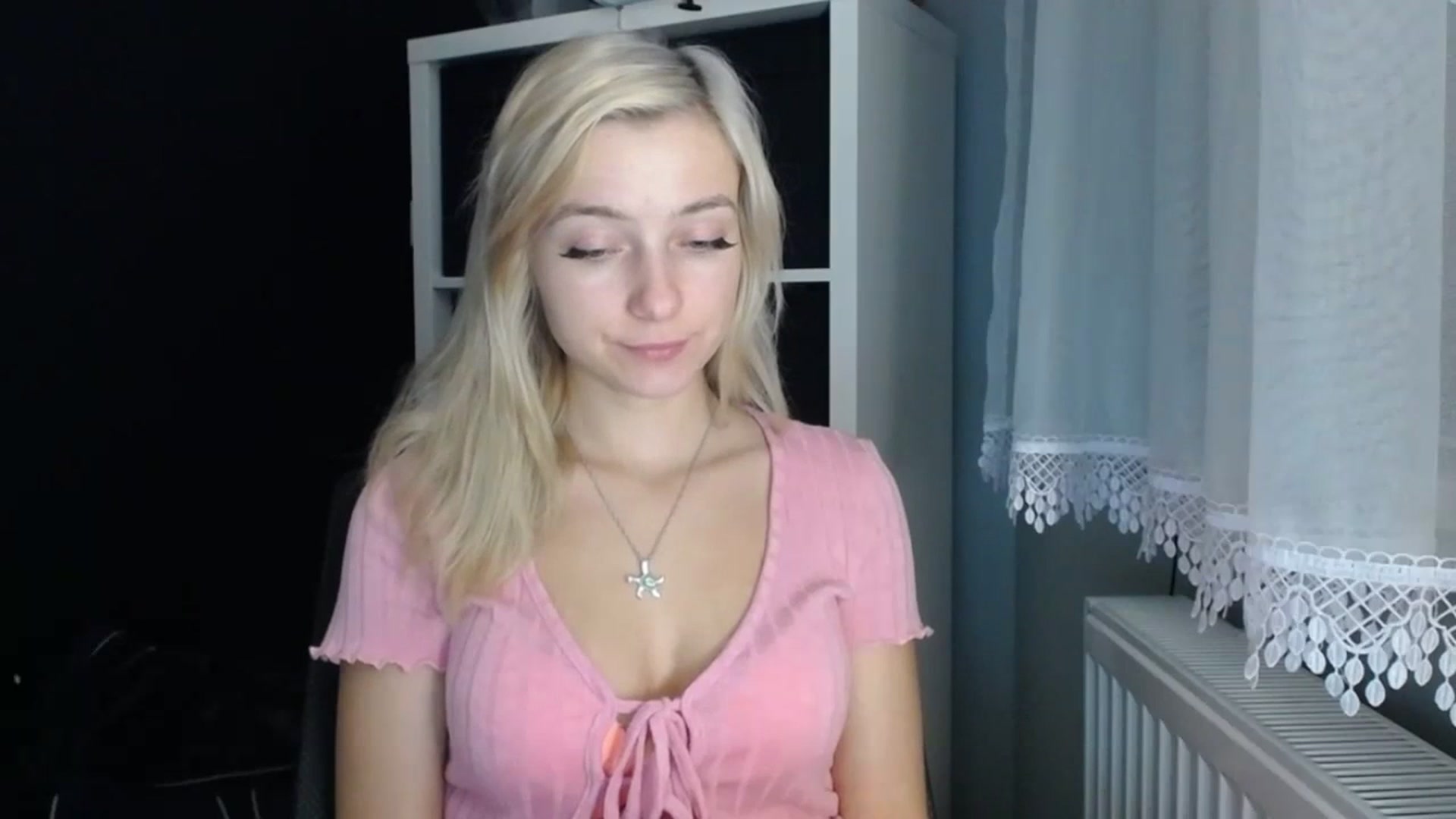 Gallery image thumbnail from LuciaAmazing's myfreecams stream on, 11/23/2023, 16:25 image 11 of 20