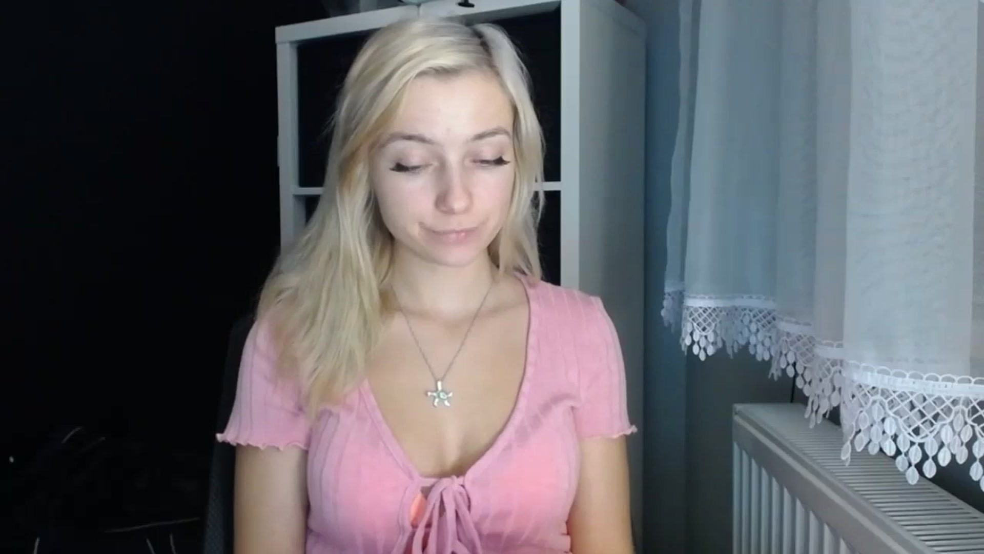 Gallery image thumbnail from LuciaAmazing's myfreecams stream on, 11/23/2023, 16:25 image 10 of 20