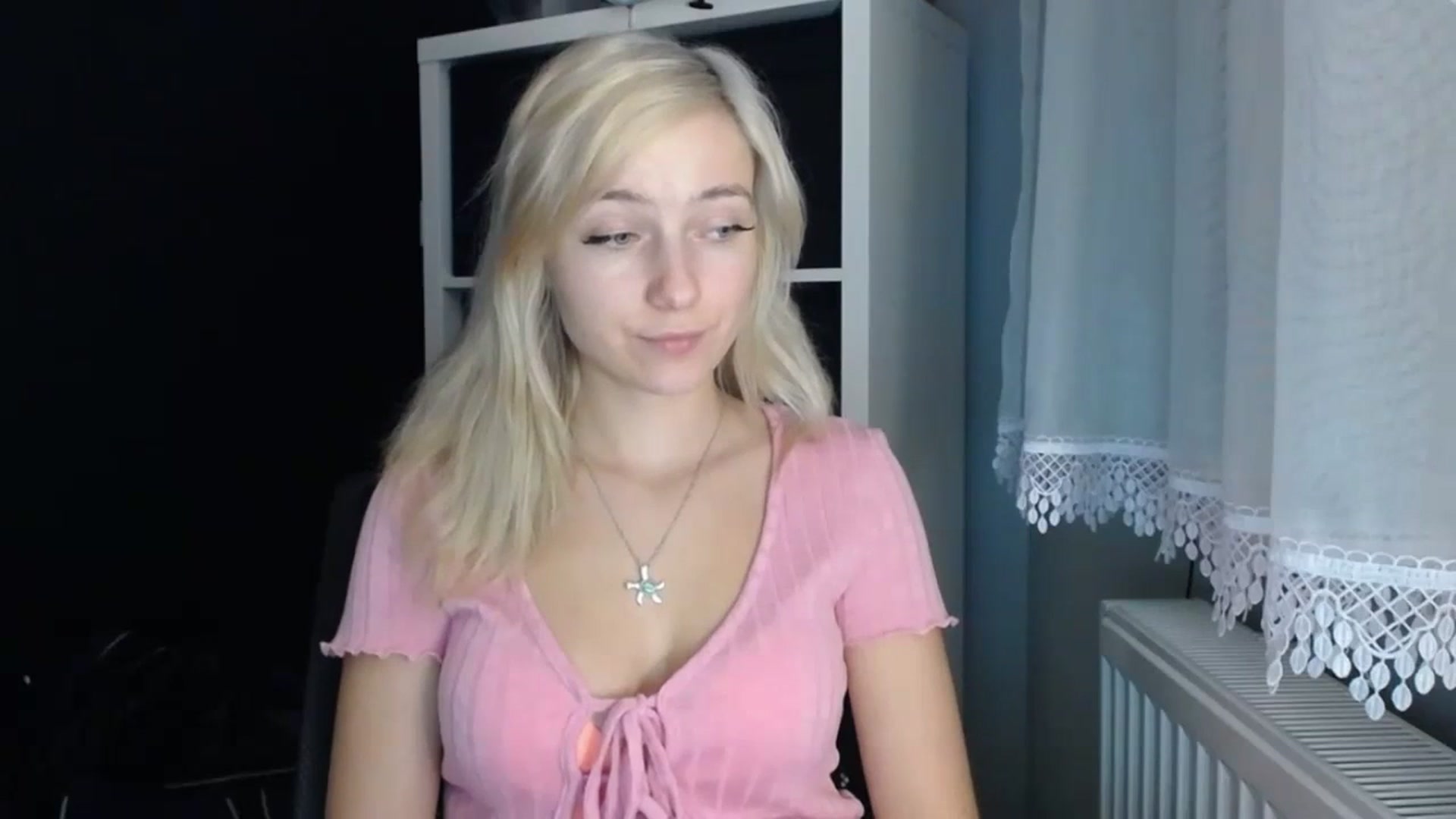 Gallery image thumbnail from LuciaAmazing's myfreecams stream on, 11/23/2023, 16:25 image 6 of 20