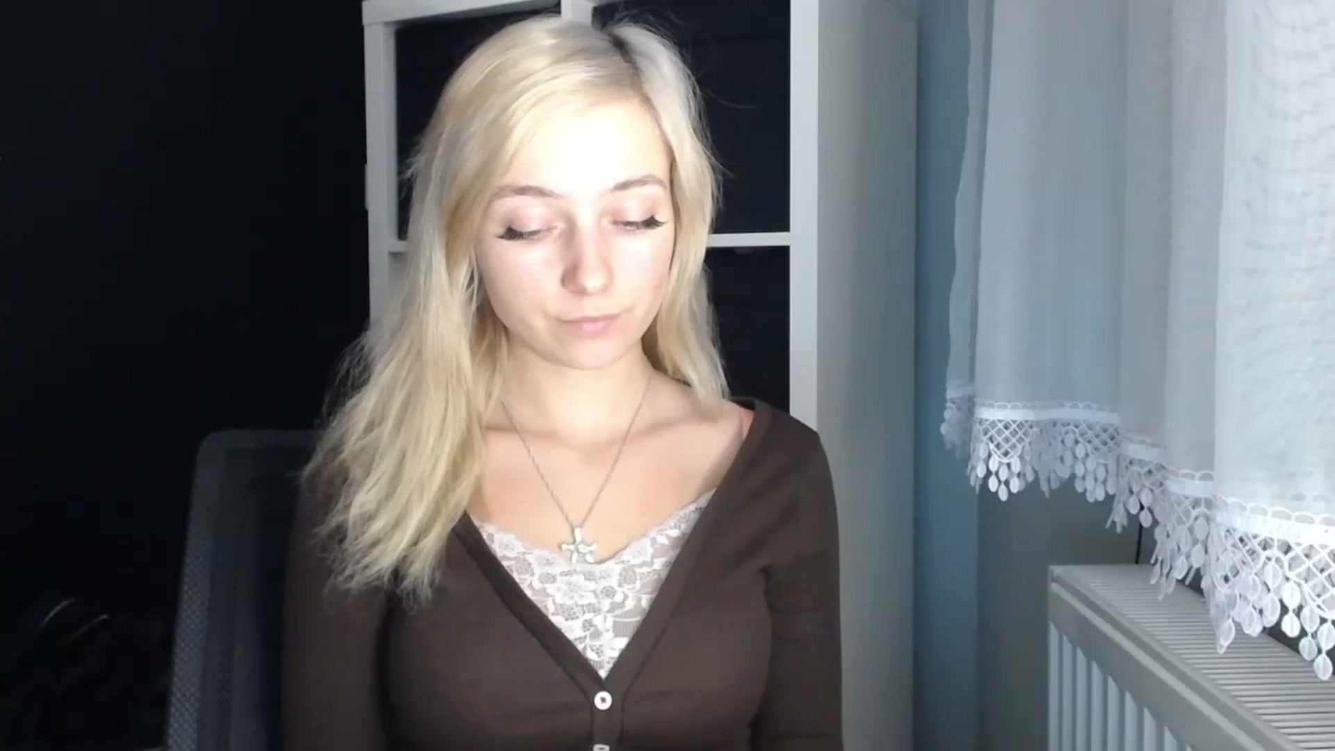 Gallery image thumbnail from LuciaAmazing's myfreecams stream on, 11/23/2023, 20:07 image 8 of 20
