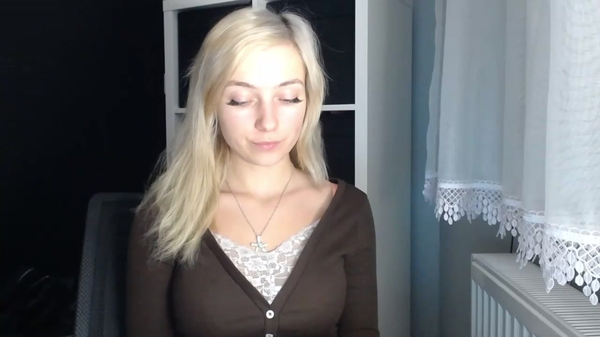 Gallery image thumbnail from LuciaAmazing's myfreecams stream on, 11/23/2023, 20:07 image 10 of 20