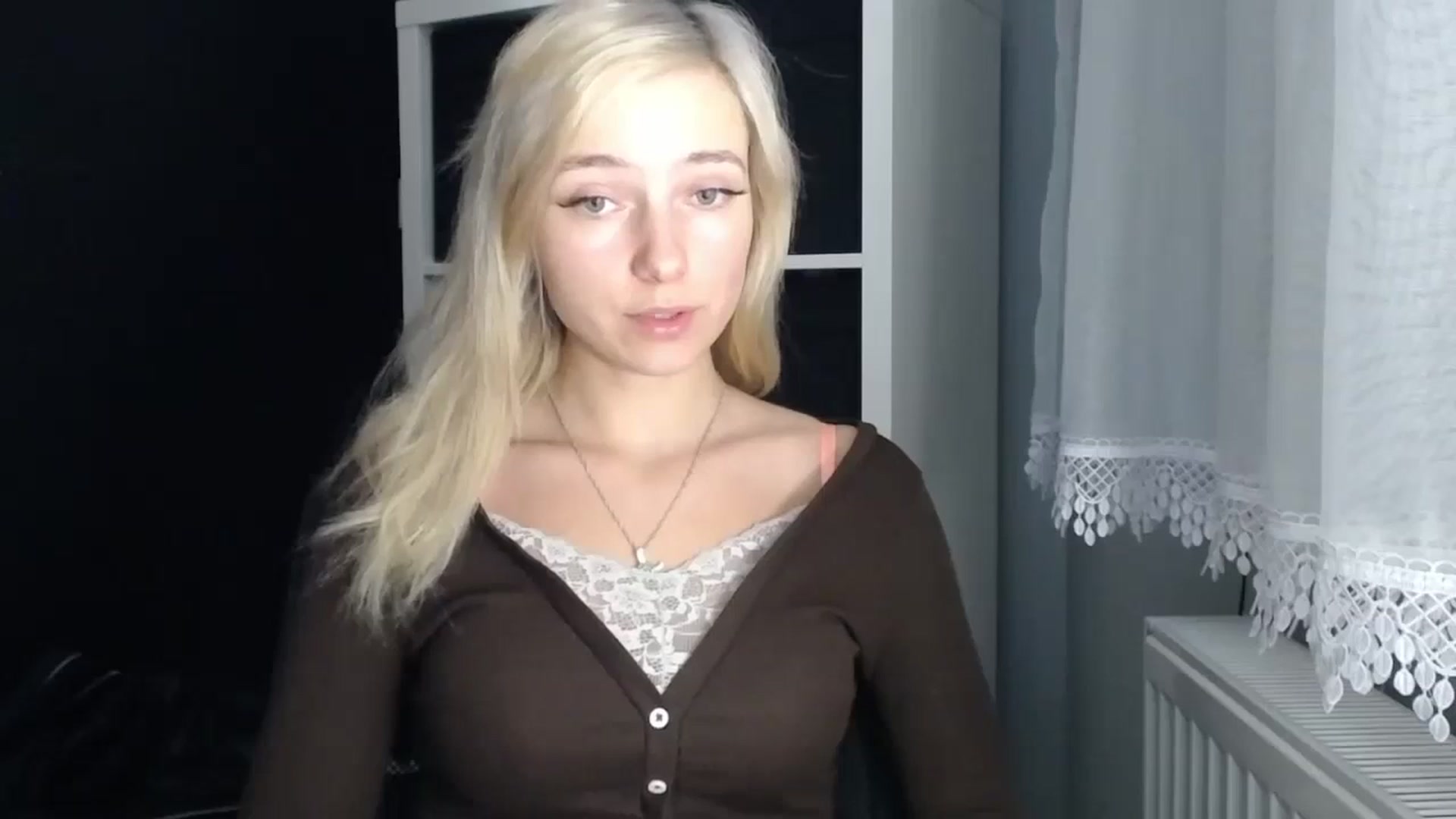 Gallery image thumbnail from LuciaAmazing's myfreecams stream on, 11/23/2023, 20:07 image 18 of 20