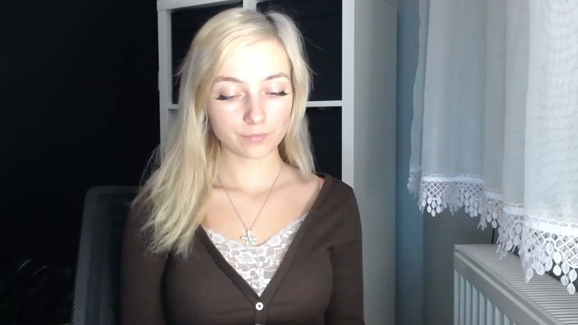 Gallery image thumbnail from LuciaAmazing's myfreecams stream on, 11/23/2023, 20:07 image 11 of 20