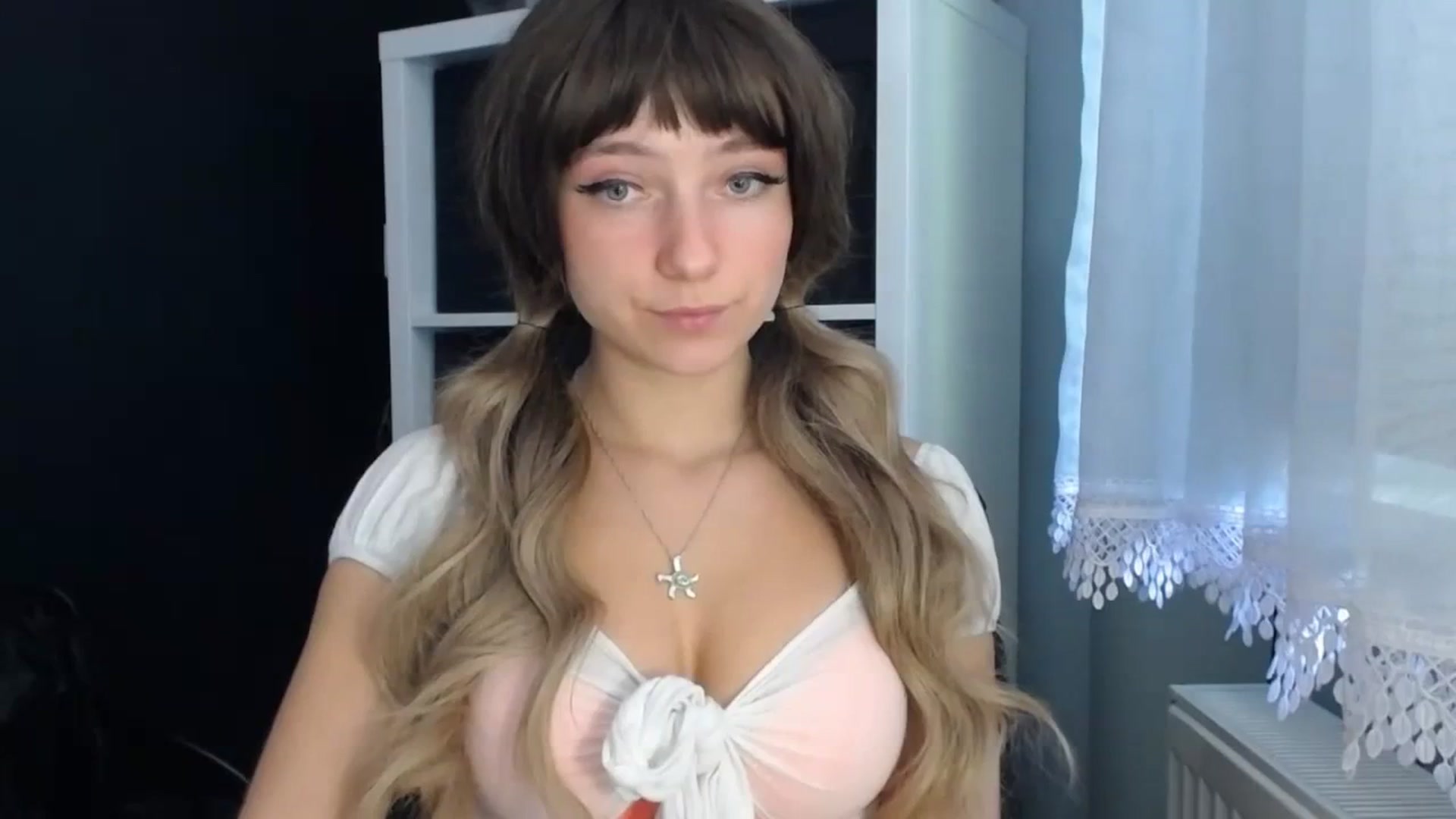 Gallery image thumbnail from LuciaAmazing's myfreecams stream on, 11/24/2023, 09:01 image 11 of 20