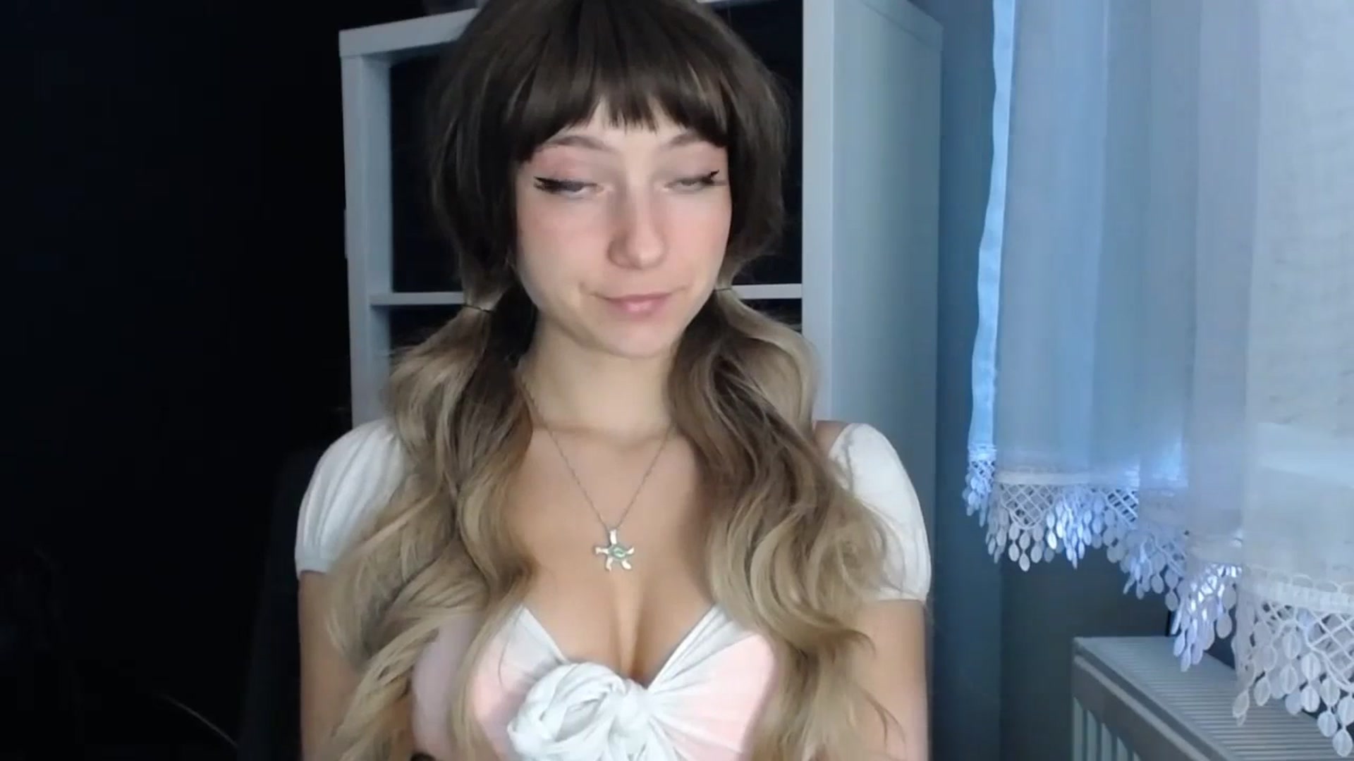Gallery image thumbnail from LuciaAmazing's myfreecams stream on, 11/24/2023, 09:01 image 5 of 20