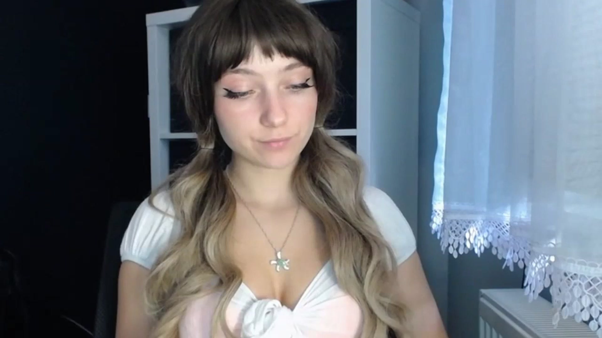 Gallery image thumbnail from LuciaAmazing's myfreecams stream on, 11/24/2023, 11:53 image 1 of 20