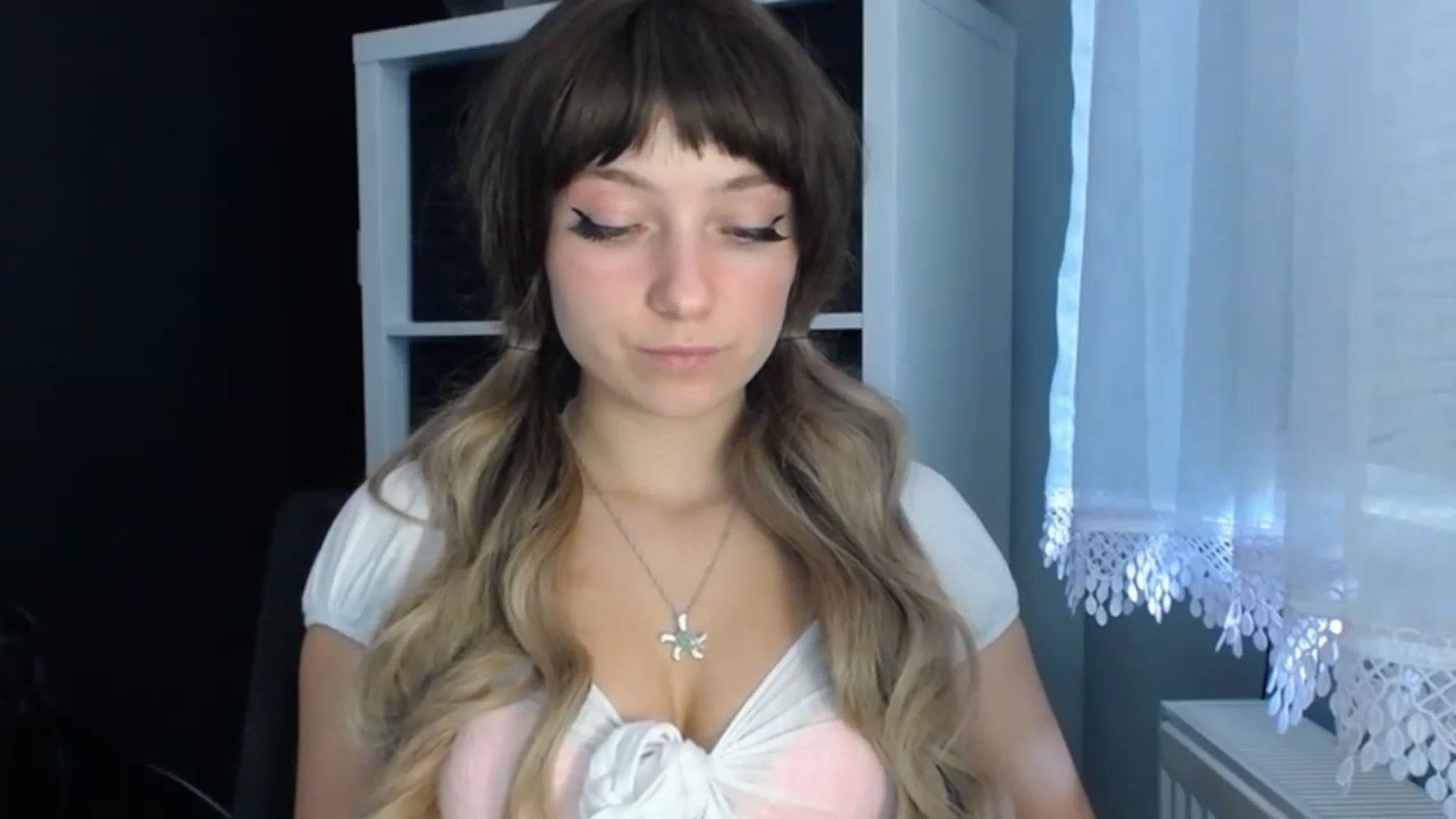 Gallery image thumbnail from LuciaAmazing's myfreecams stream on, 11/24/2023, 11:53 image 3 of 20